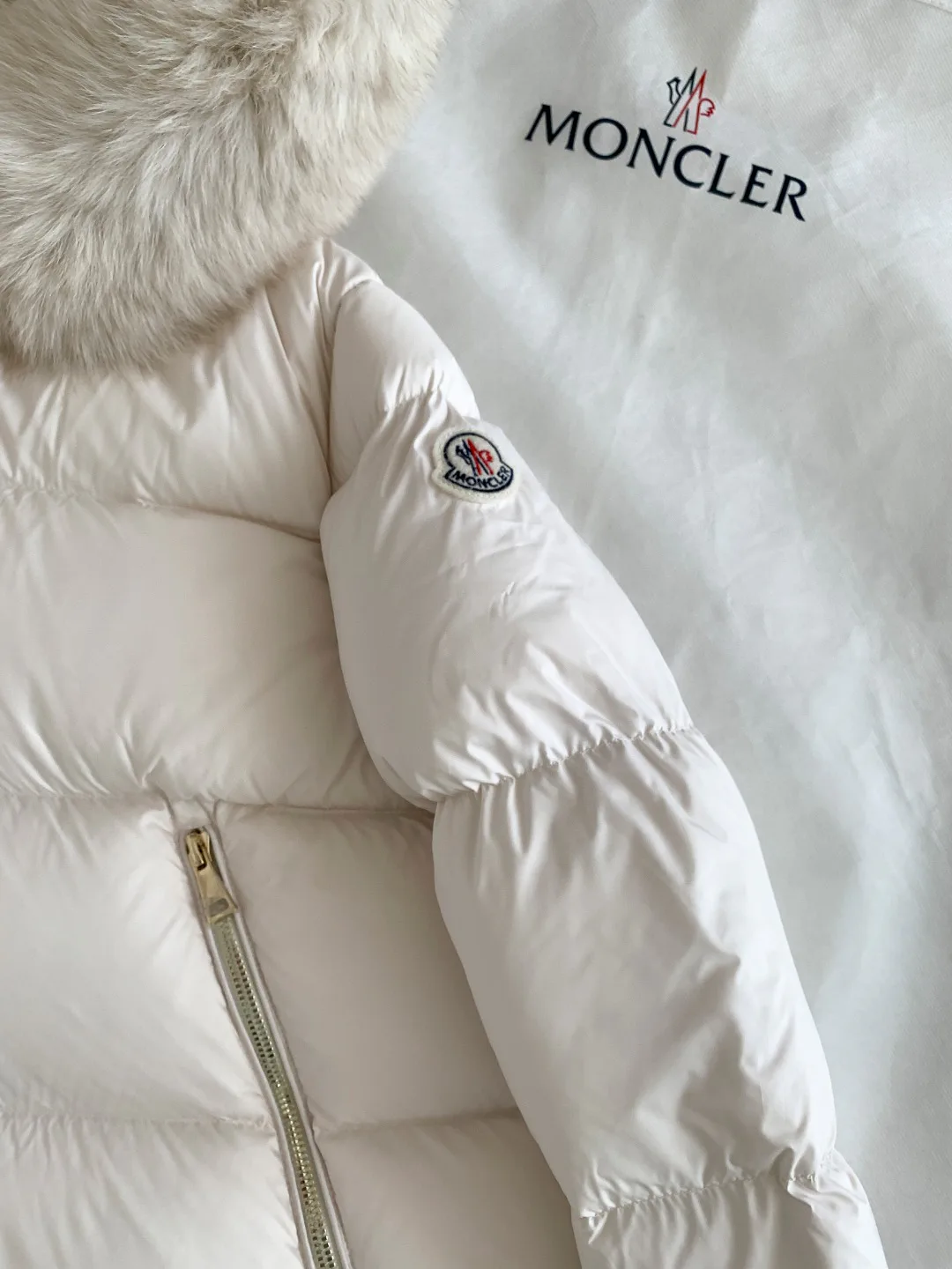 Куртки И Пуховики Женские Moncler 723416