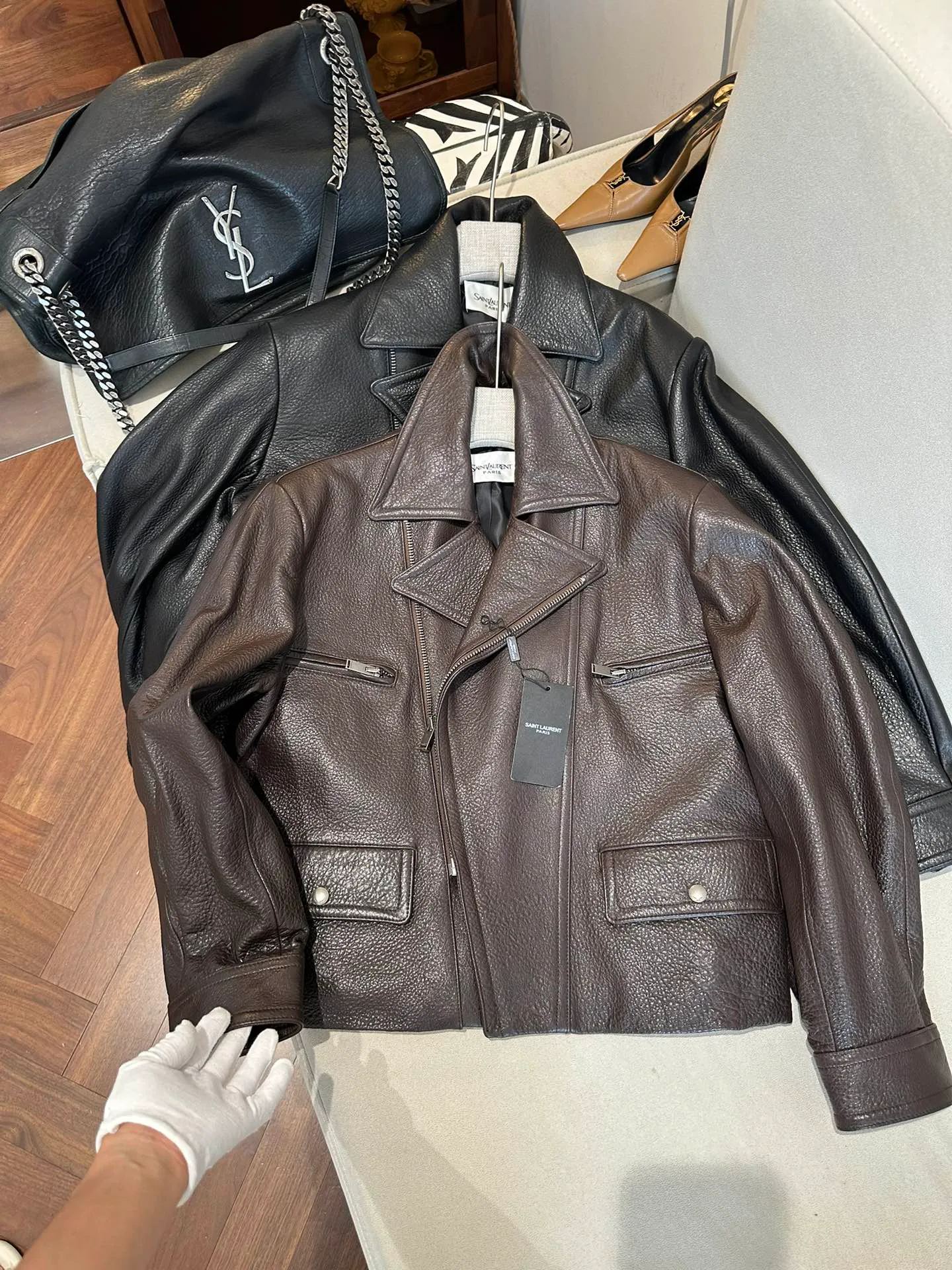 Кожаные Куртки И Дублёнки Женские Saint Laurent 11786239