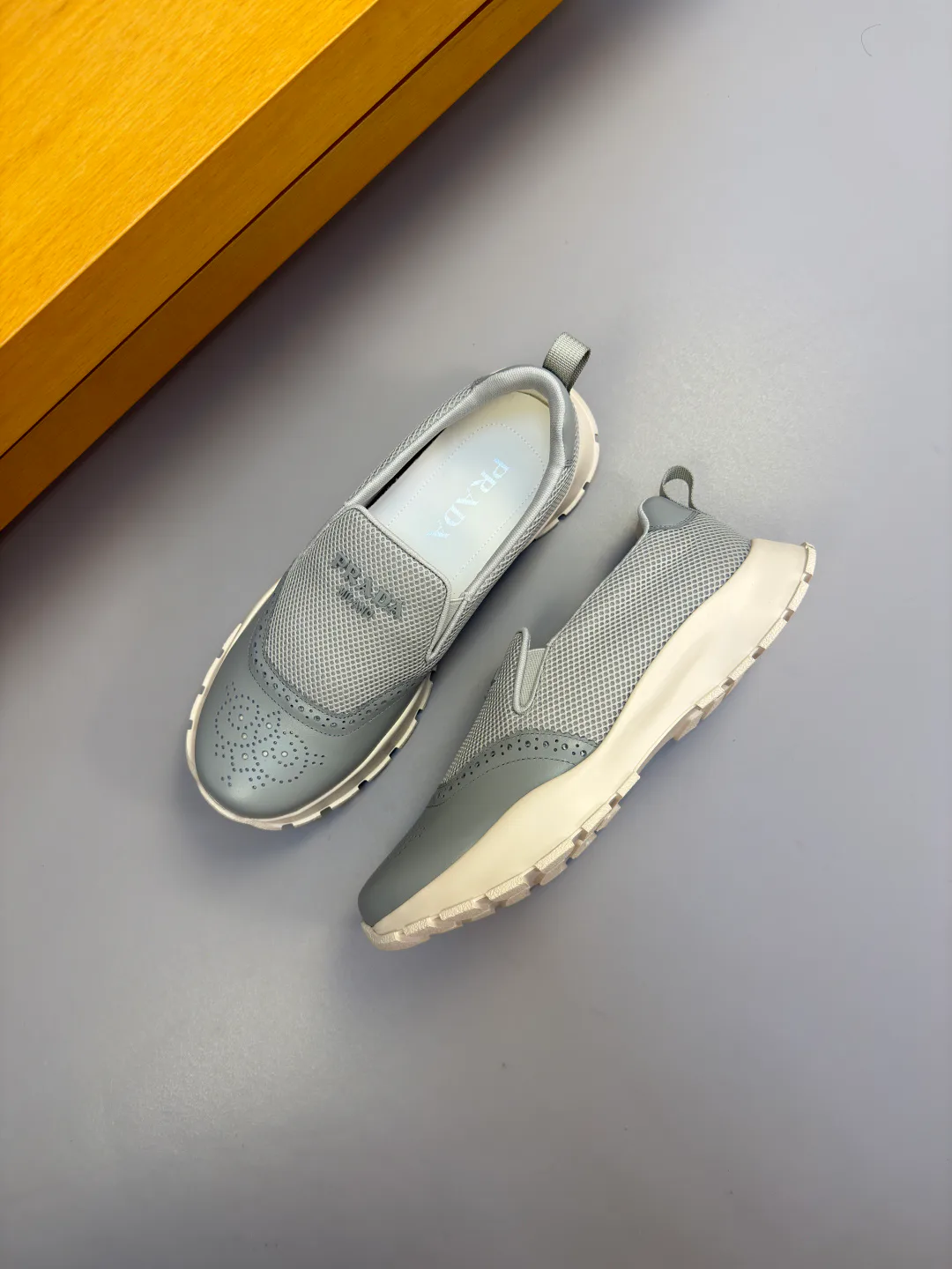 Кроссовки Мужские Prada 17368533