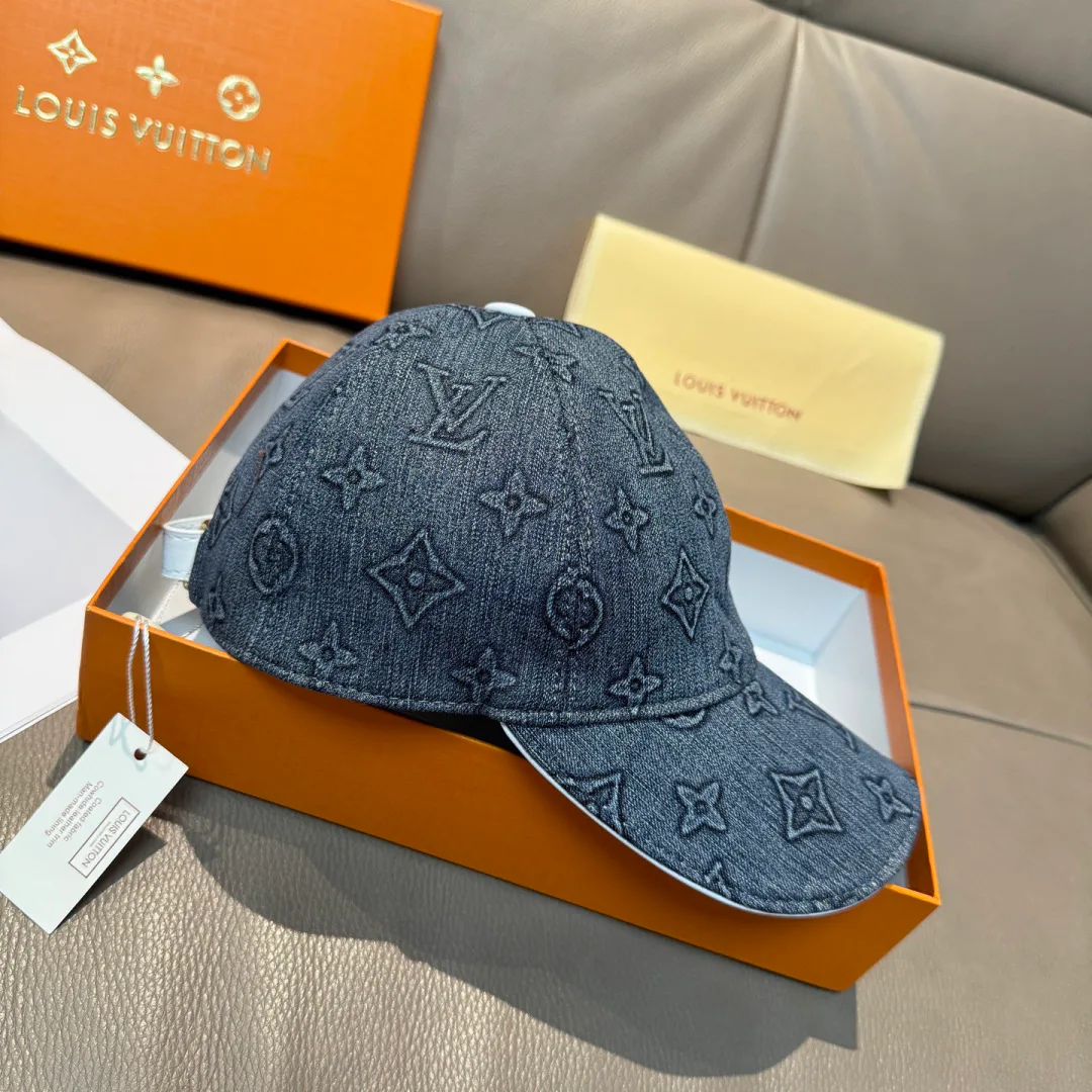 Головные Уборы Louis Vuitton 17604822
