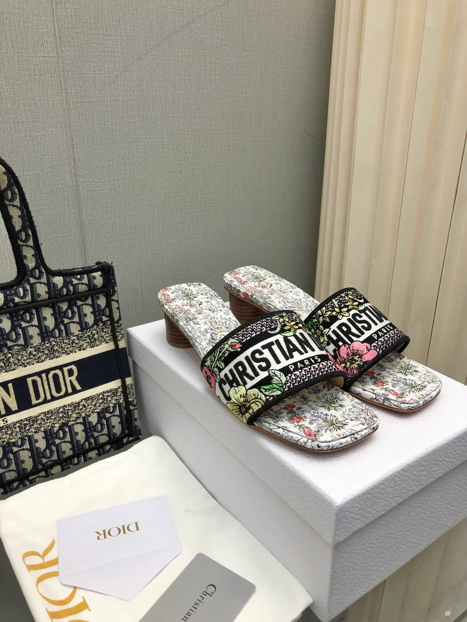 Босоножки Женские Christian Dior 18633986