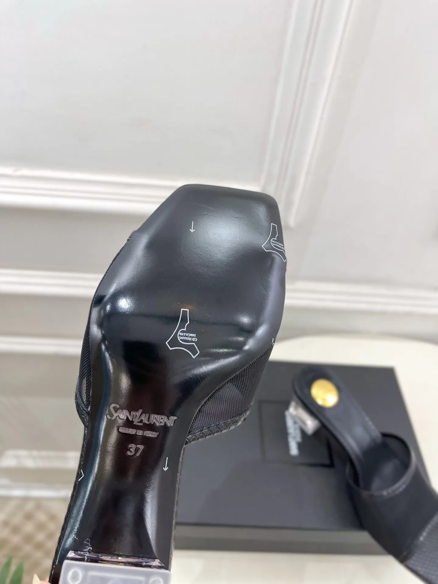 Босоножки Женские Saint Laurent 17506897