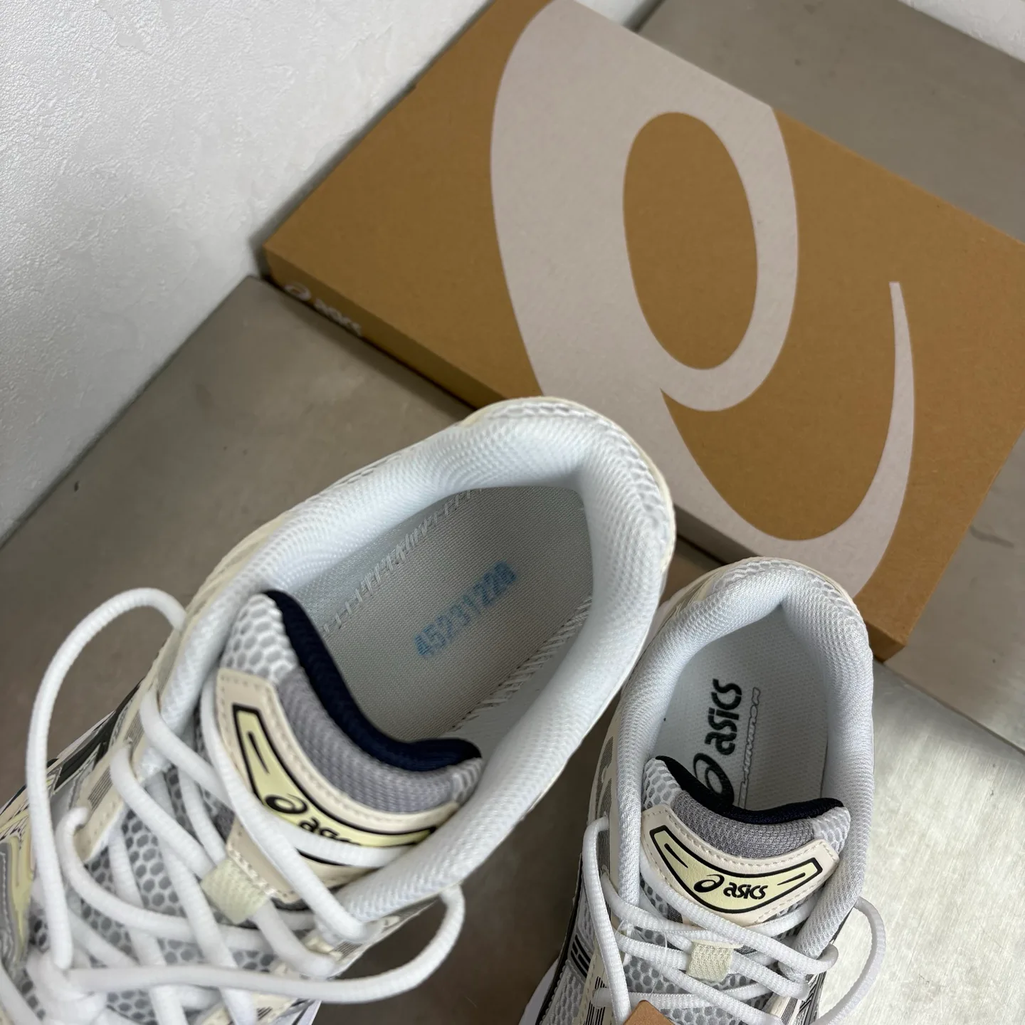 Кроссовки Женские Asics 18744162