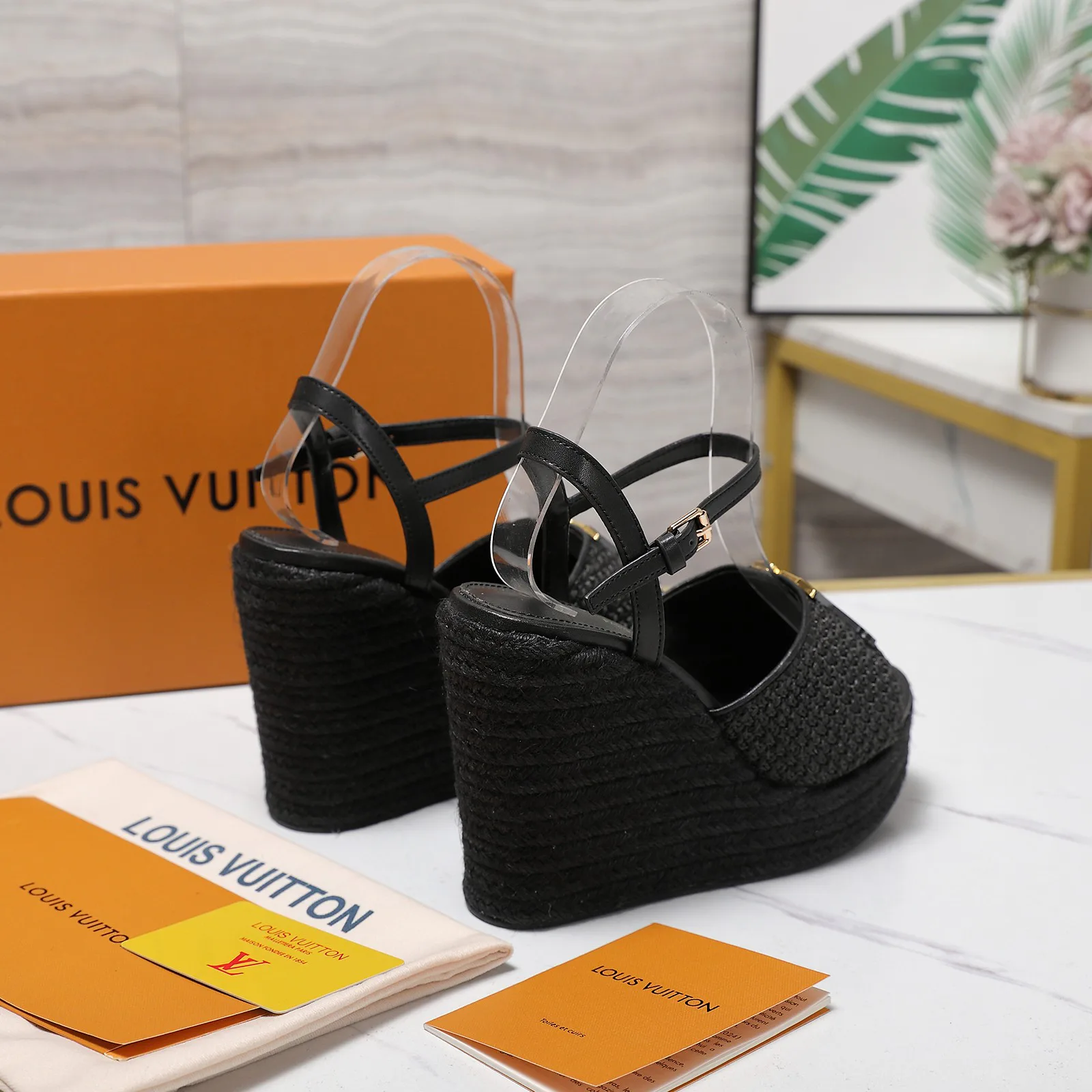 Босоножки Женские Louis Vuitton 1856177