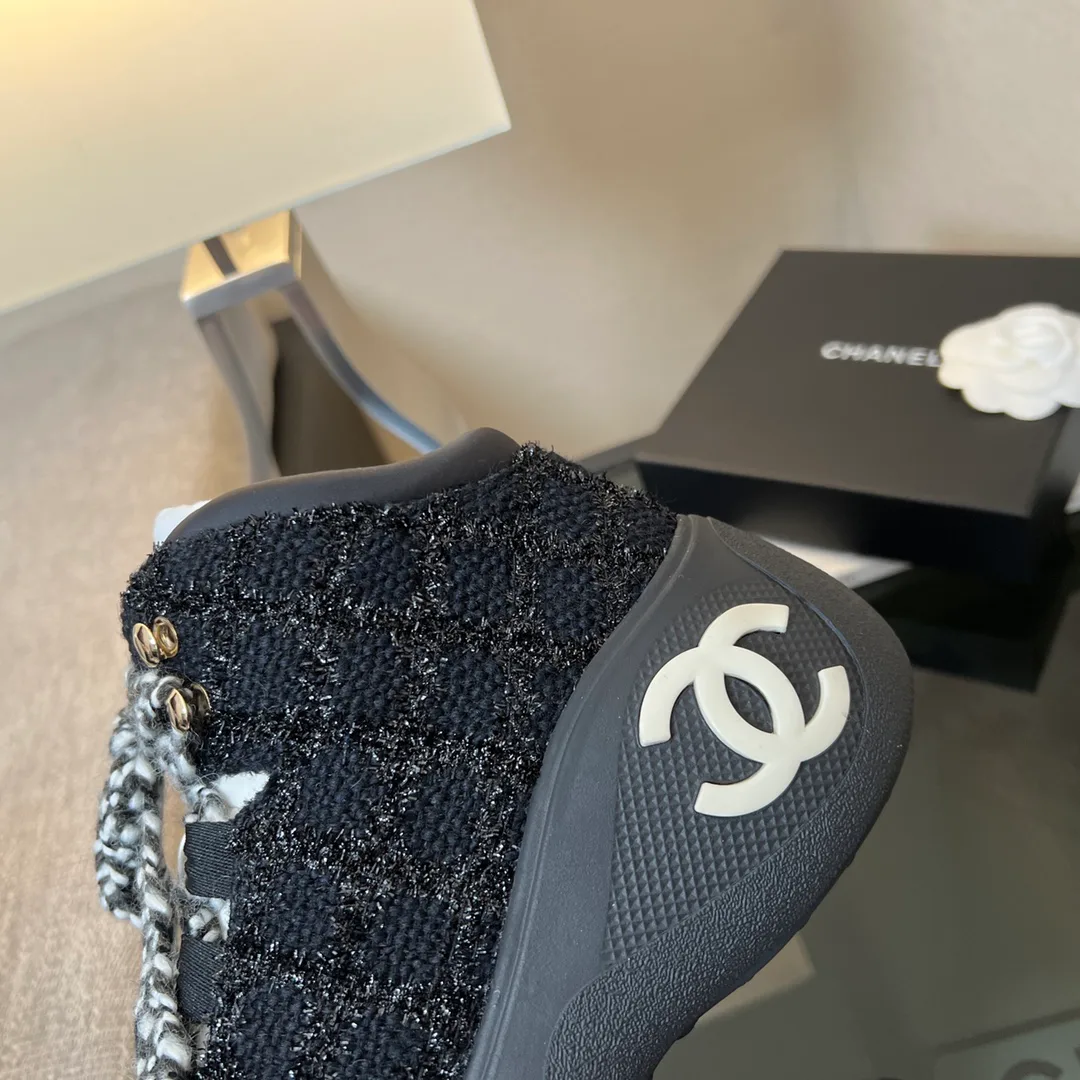 Кроссовки Женские Chanel 18962166