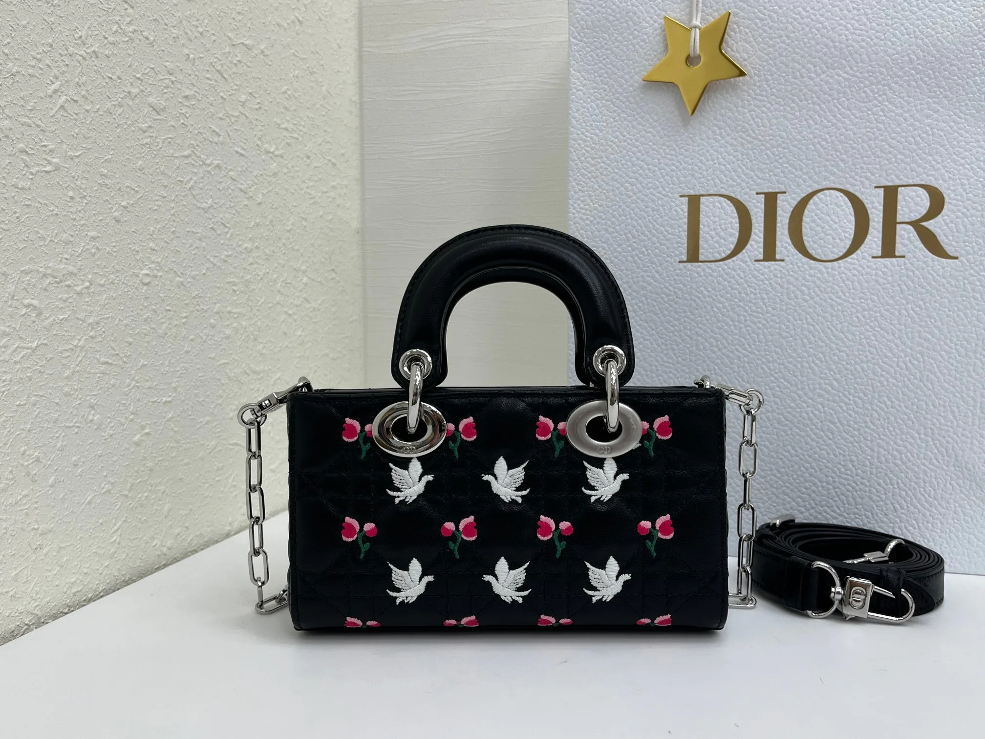 Классические Сумки Женские Christian Dior 17407056