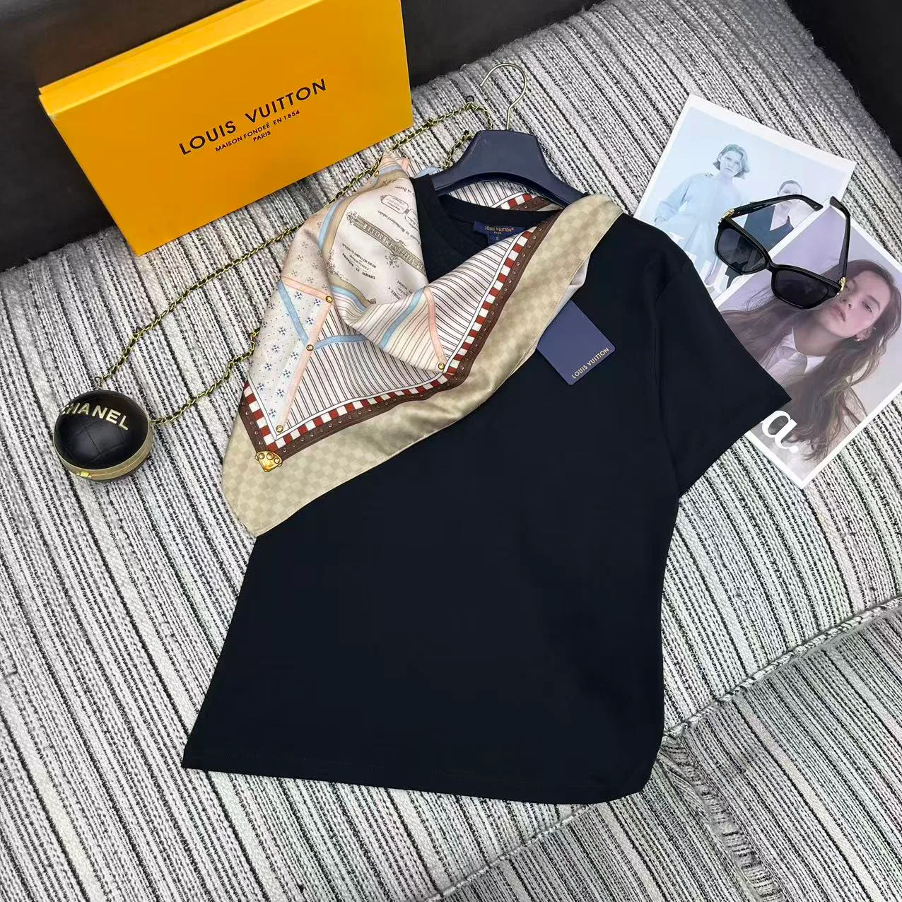 Футболки Женские Louis Vuitton 12875160