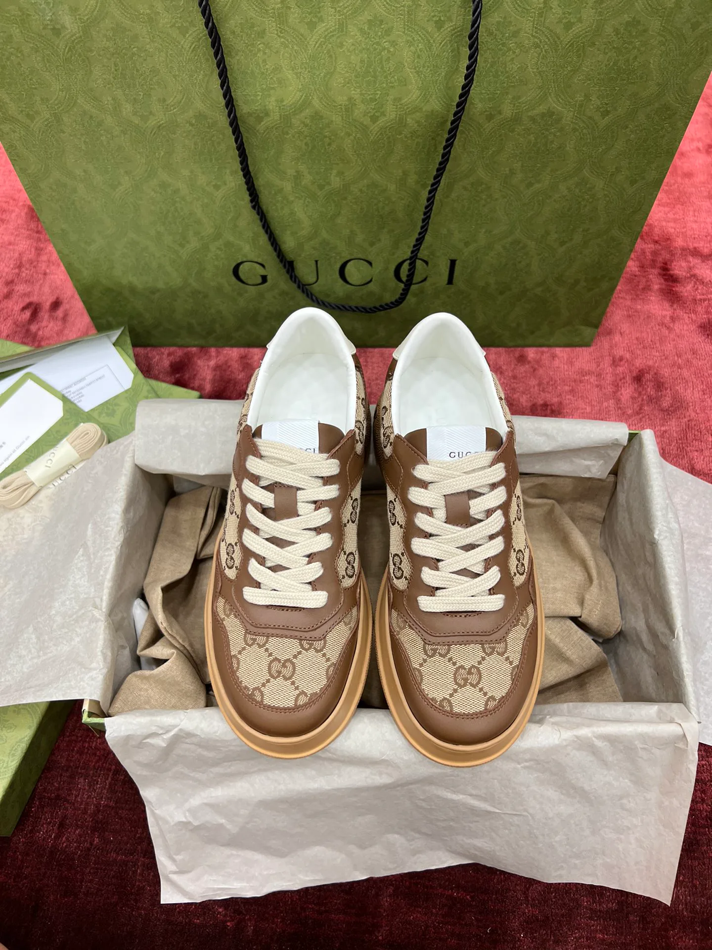 Кроссовки Женские Gucci 18995354