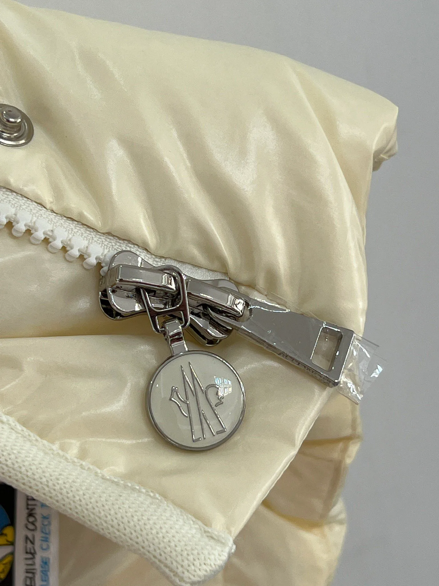 Куртки И Пуховики Женские Moncler 18416193