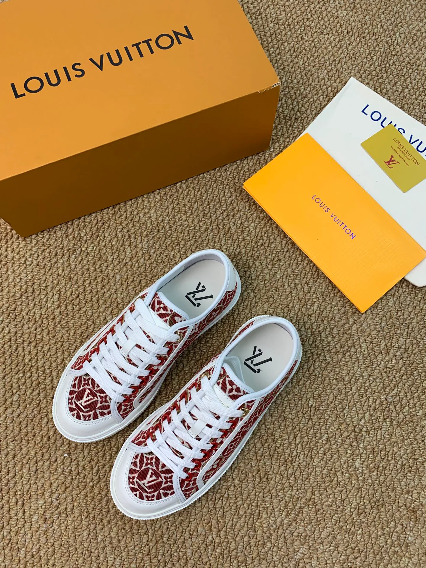 Кроссовки Женские Louis Vuitton 17545197
