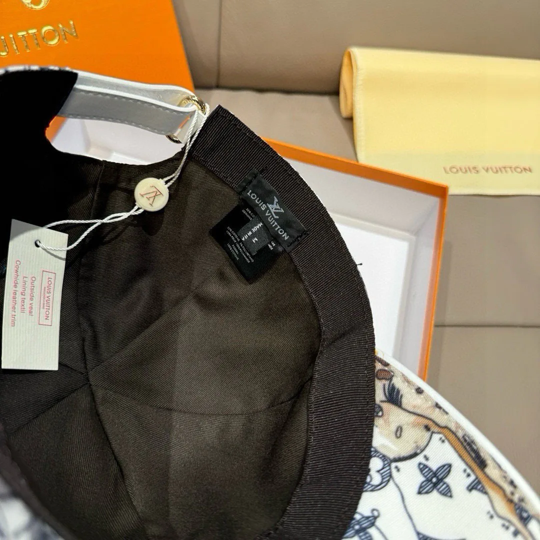 Головные Уборы Louis Vuitton 18347070