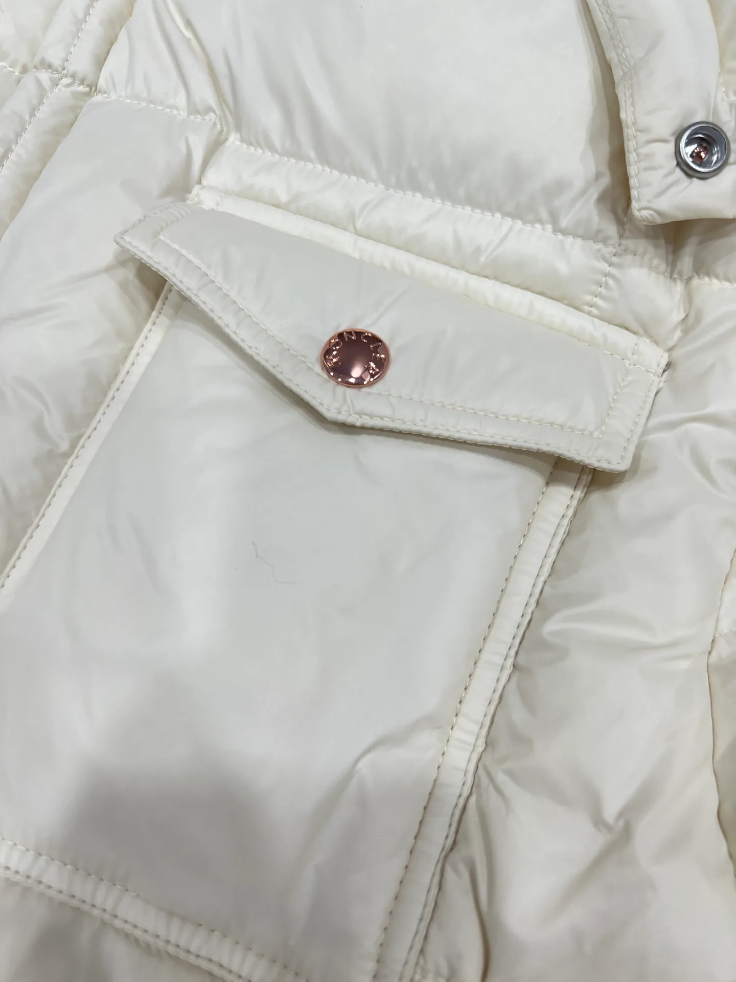 Куртки И Пуховики Женские Moncler 17888371