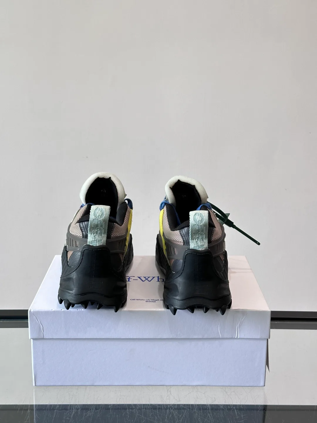 Кроссовки Женские Off-White 17689336