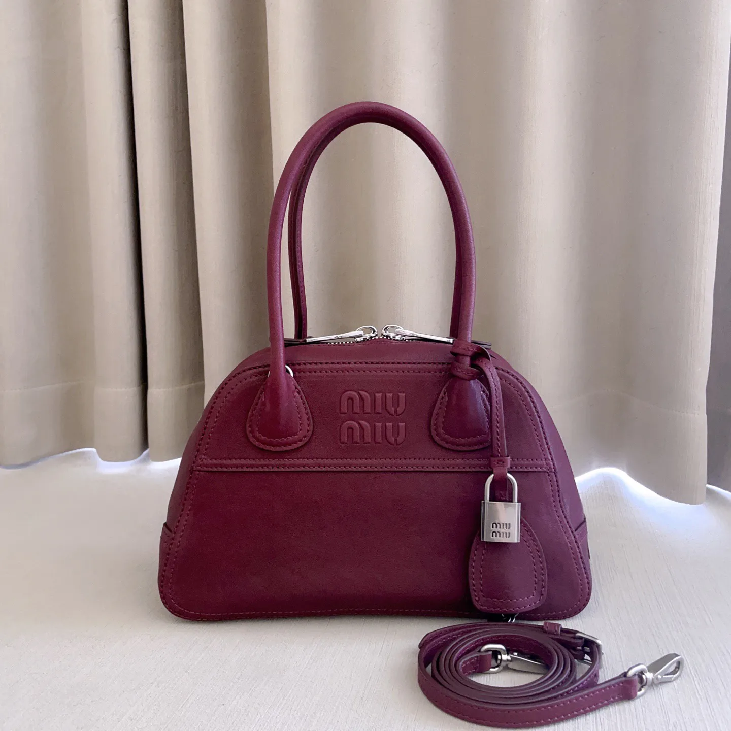 Классические Сумки Женские Miu Miu 18248080