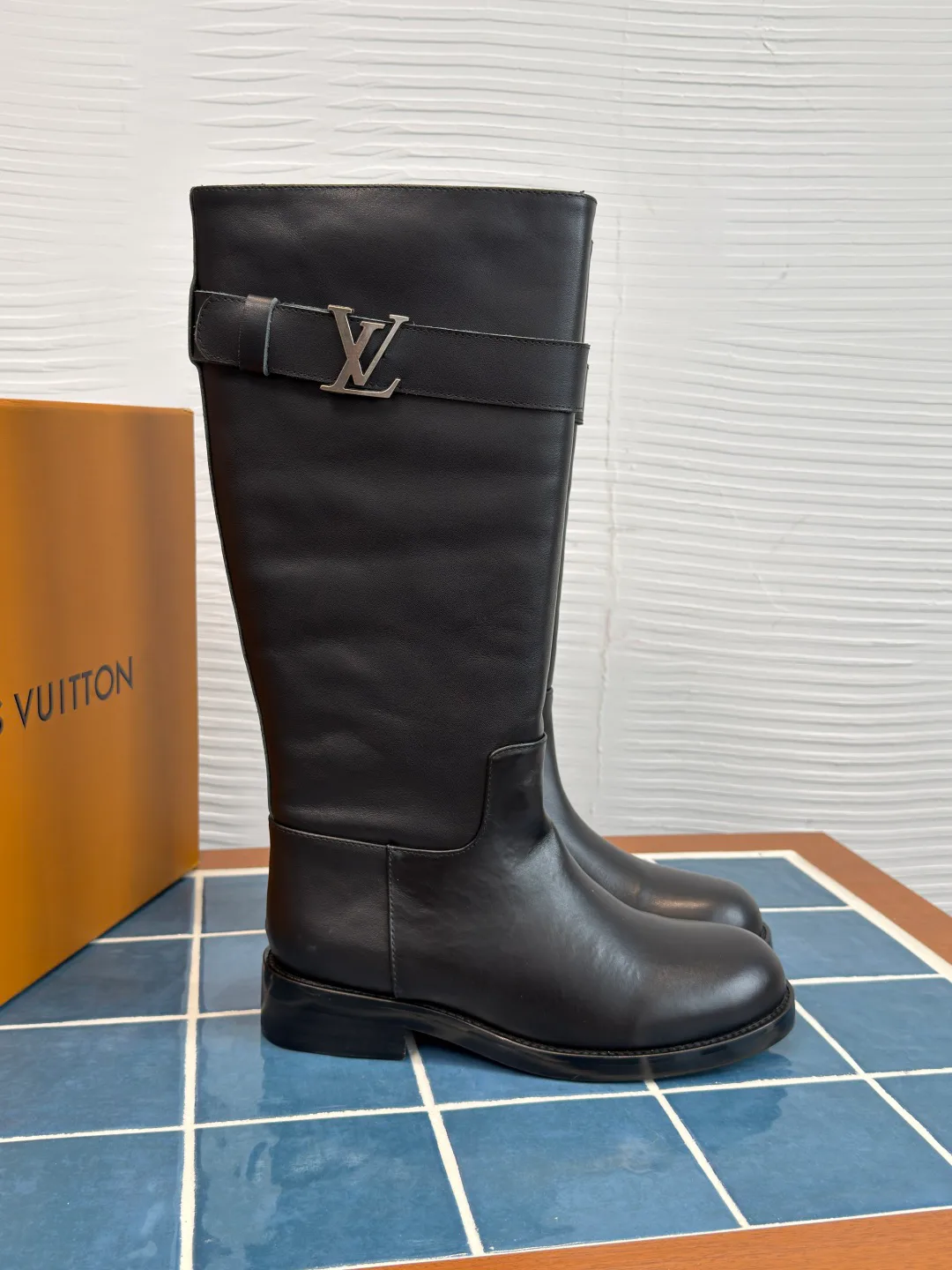 Сапоги Женские Louis Vuitton 18252026