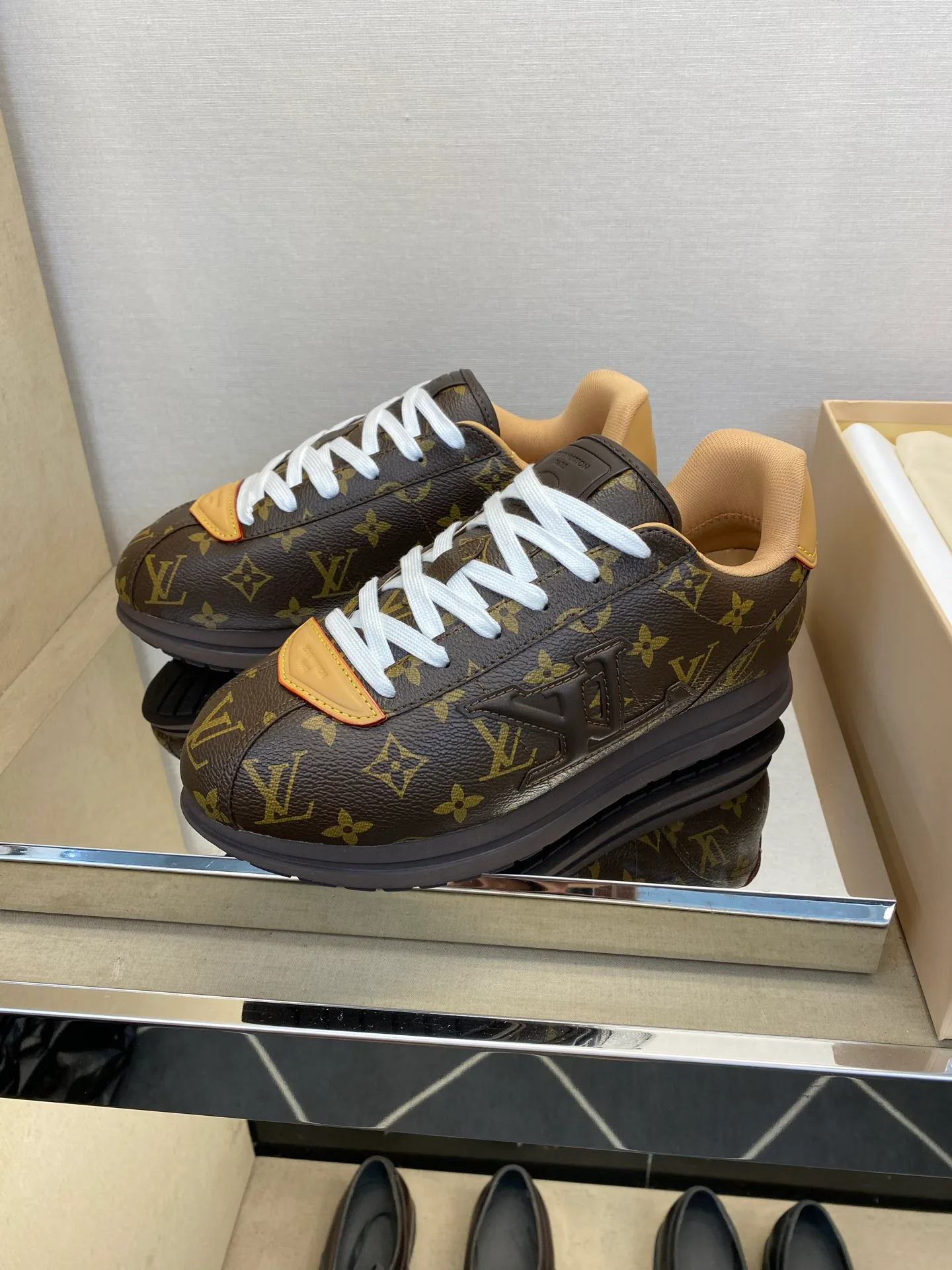 Кроссовки Мужские Louis Vuitton 4713259