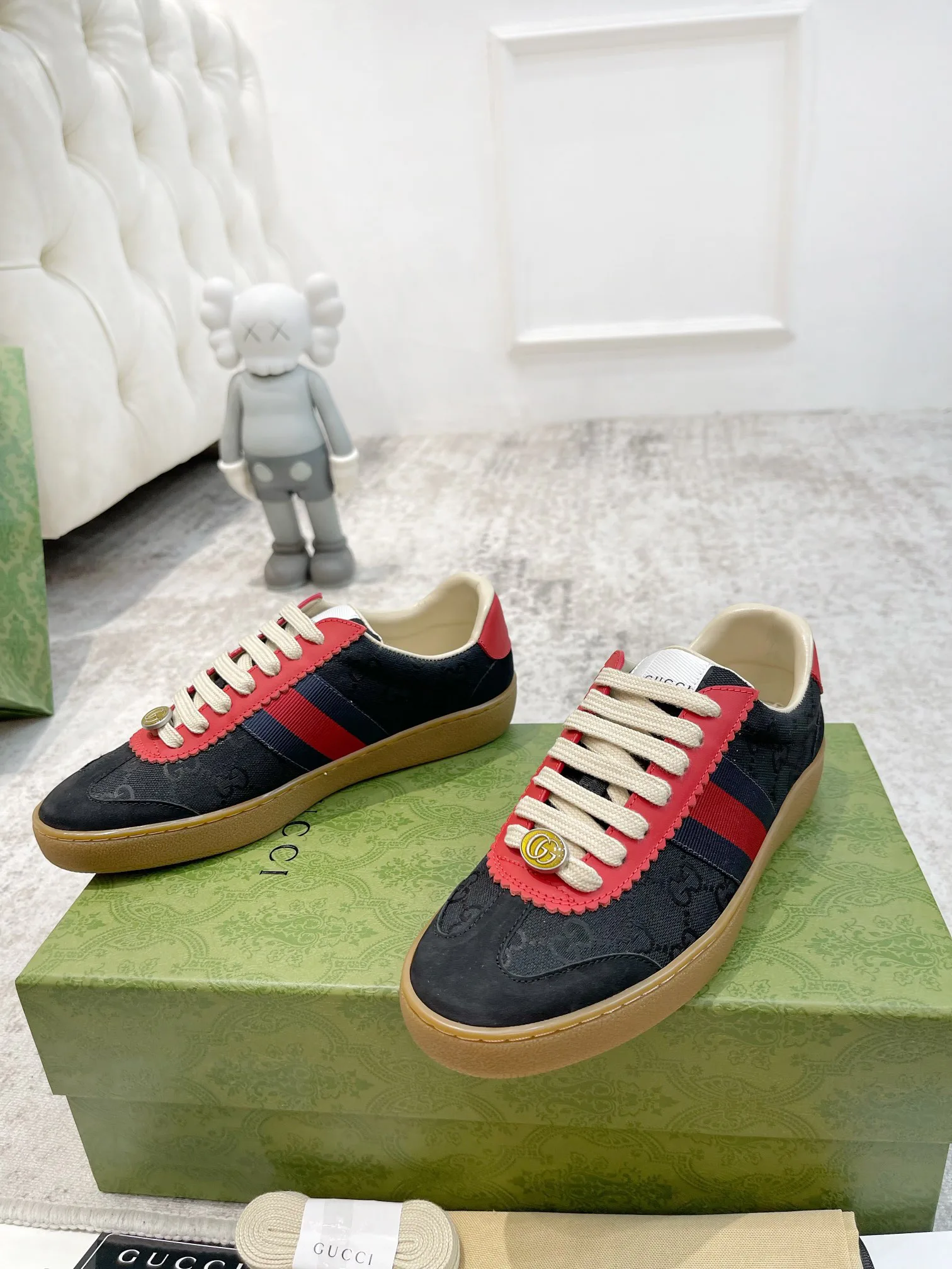 Кроссовки Женские Gucci 18765965