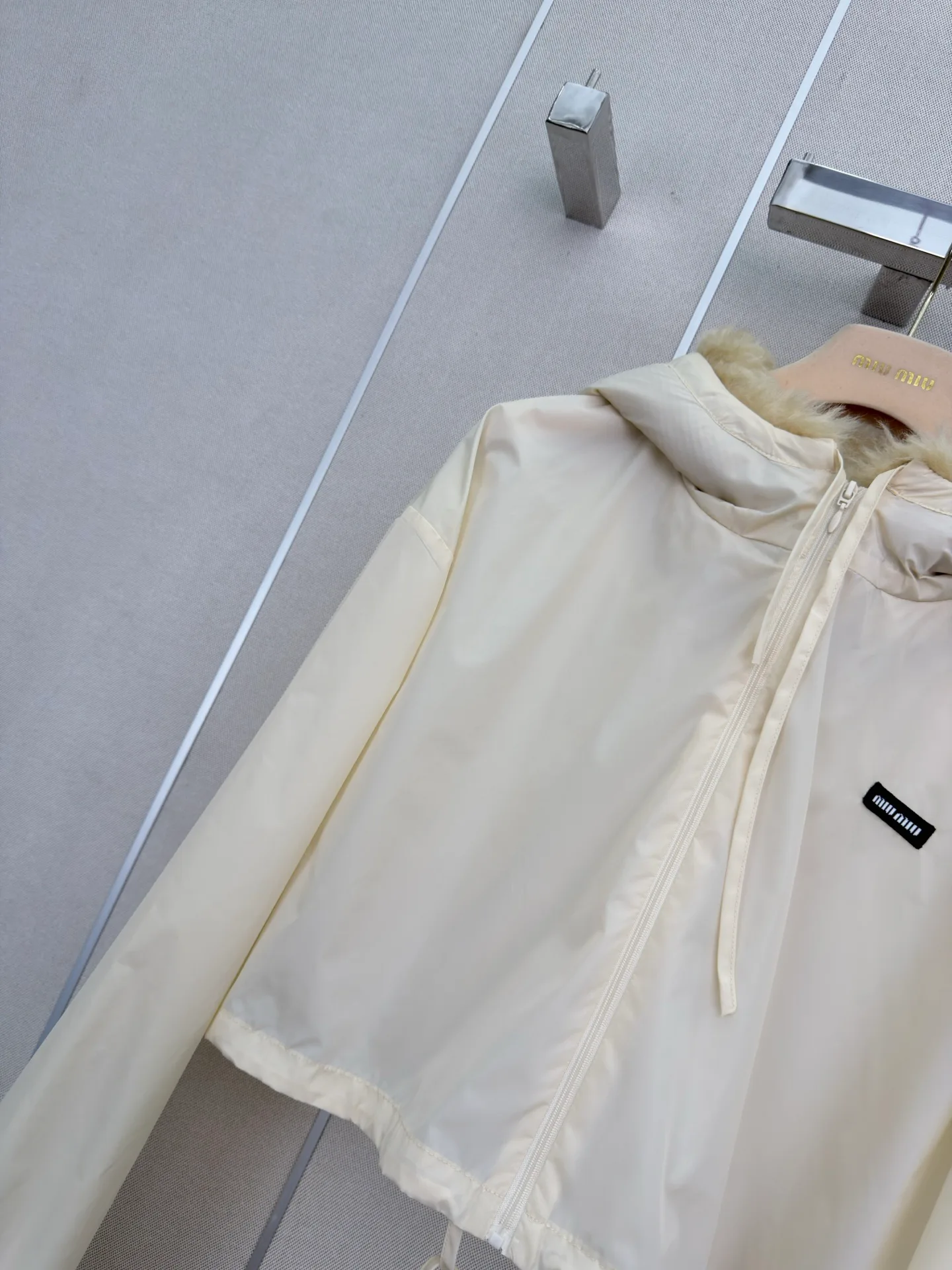 Куртки И Пуховики Женские Miu Miu 18108324
