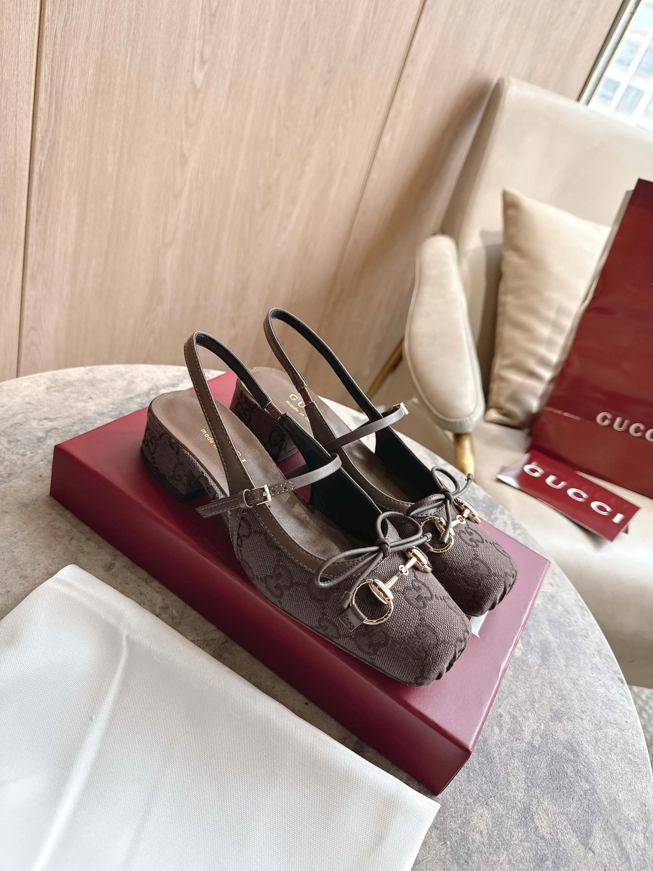 Босоножки Женские Gucci 12702539