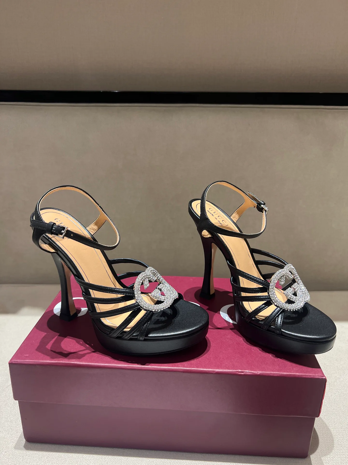 Босоножки Женские Gucci 11454602
