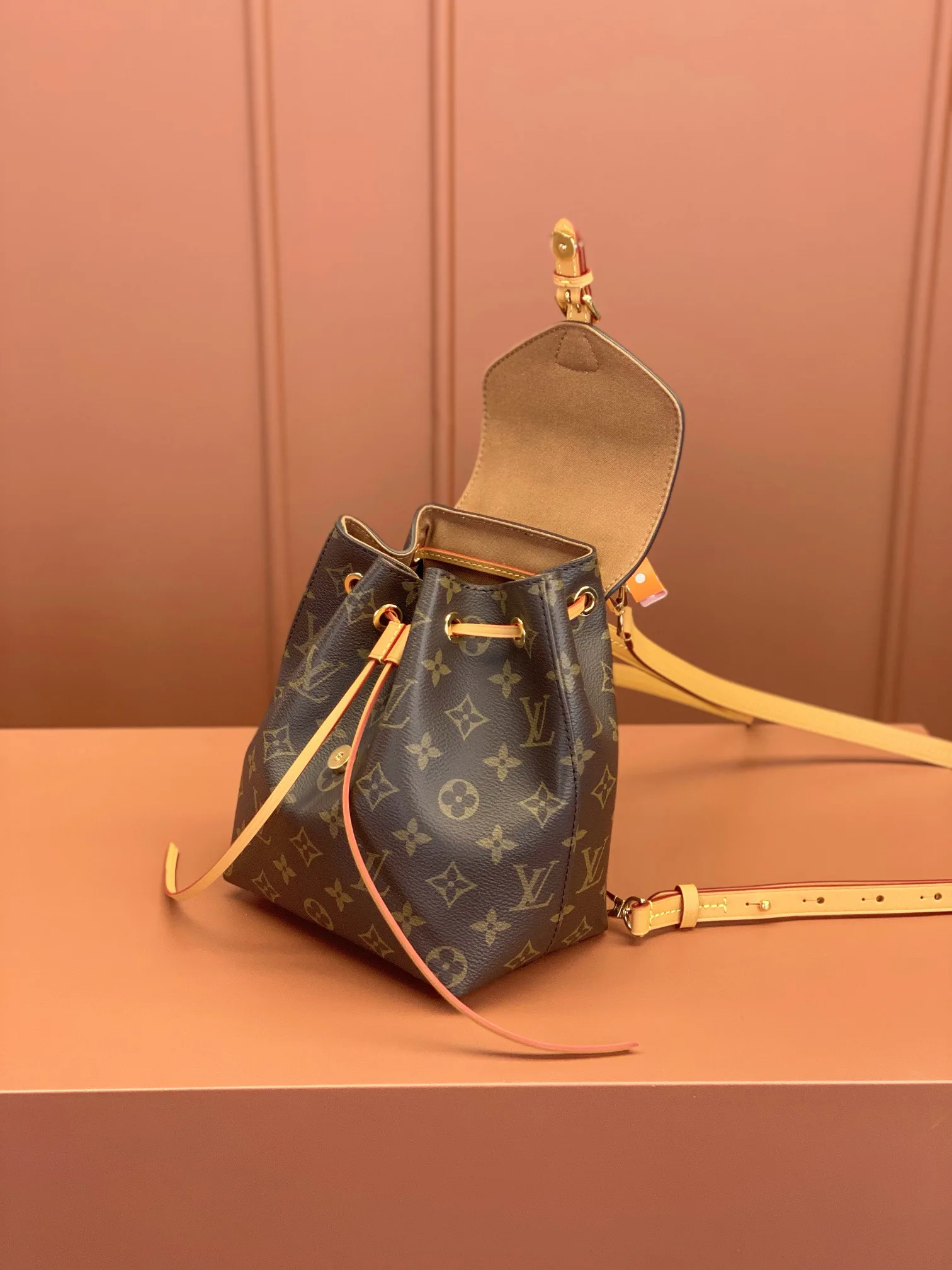 Рюкзаки Женские Louis Vuitton 18260499