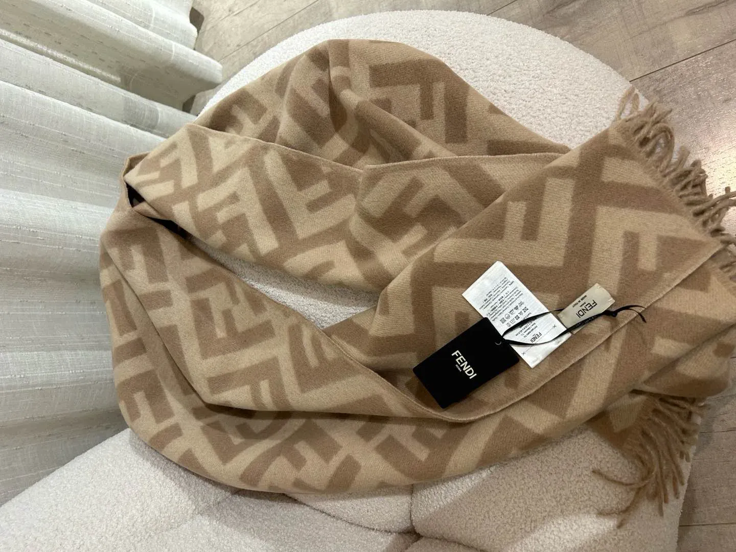 Шарфы Fendi 1637