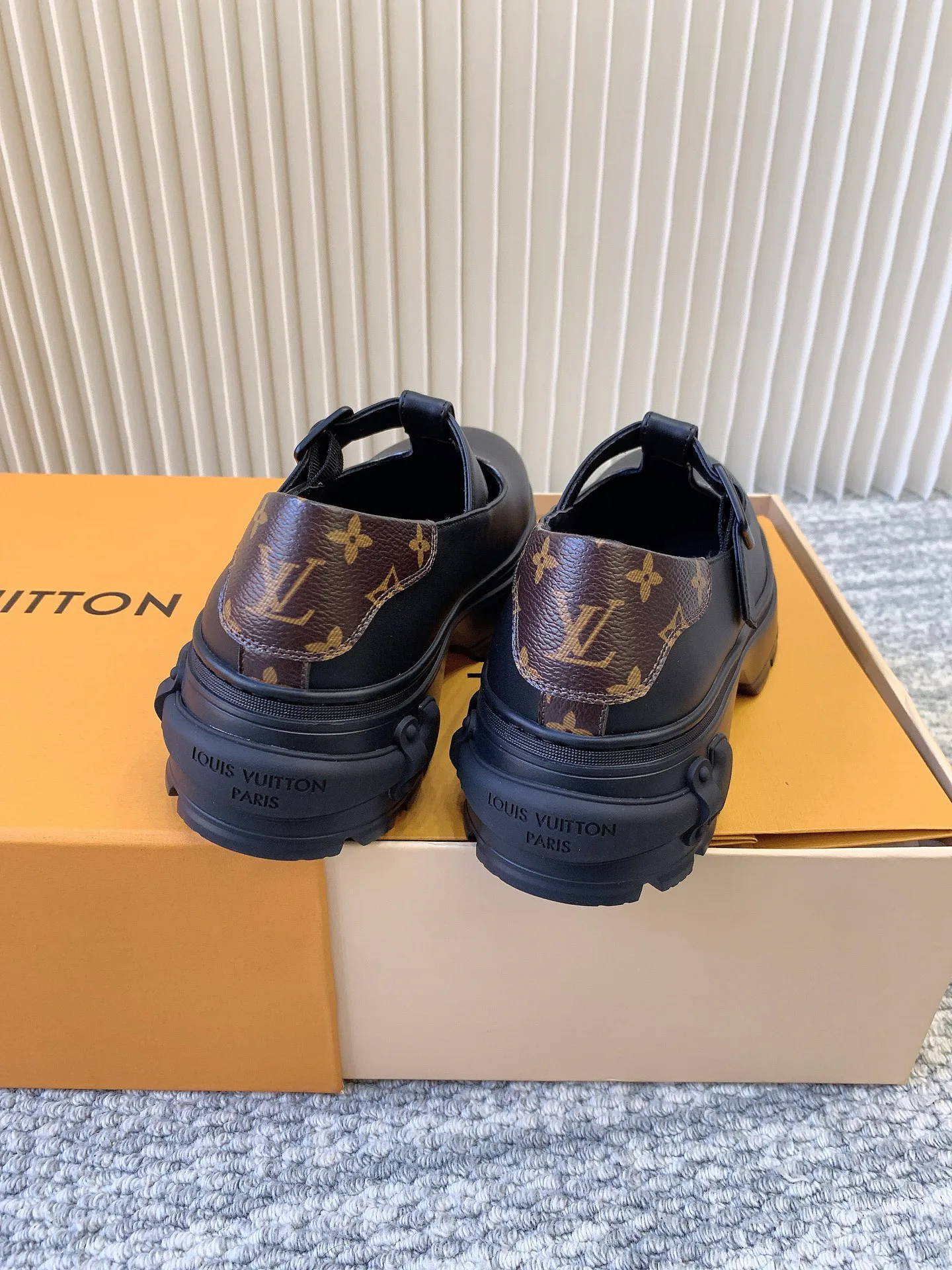 Туфли Женские Louis Vuitton 1474353