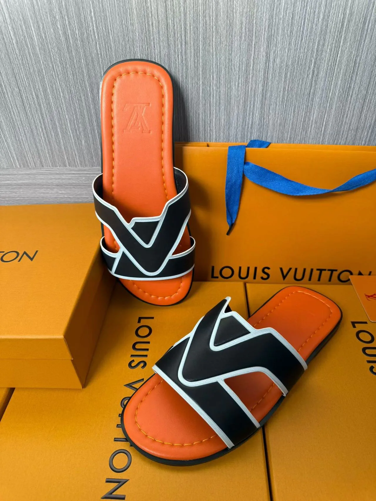 Шлепанцы Женские Louis Vuitton 1845034