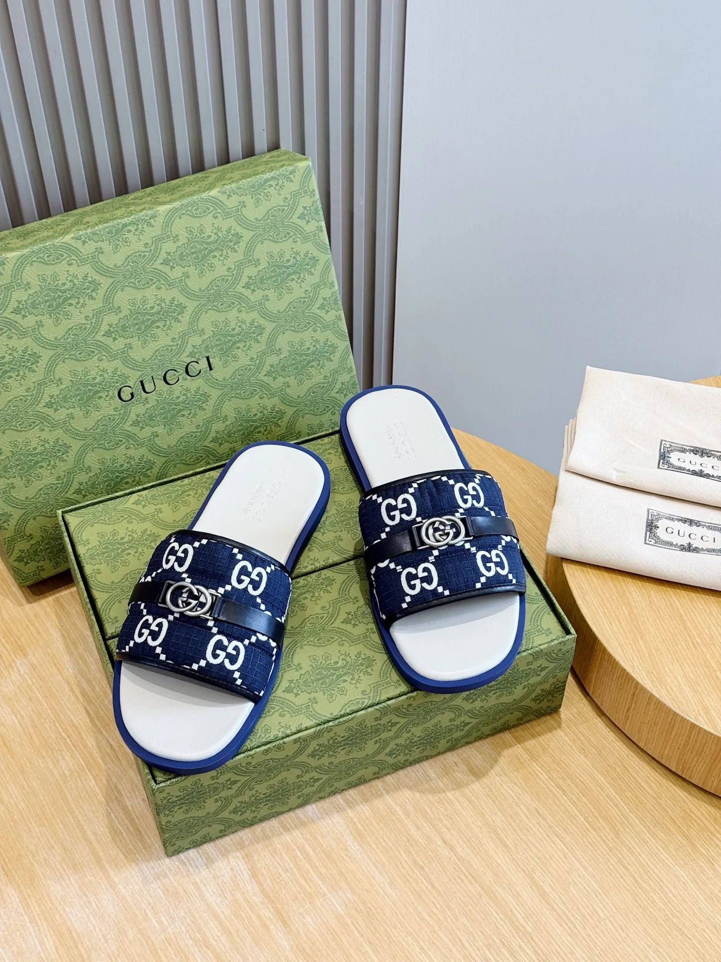 Шлепанцы Мужские Gucci 17349630