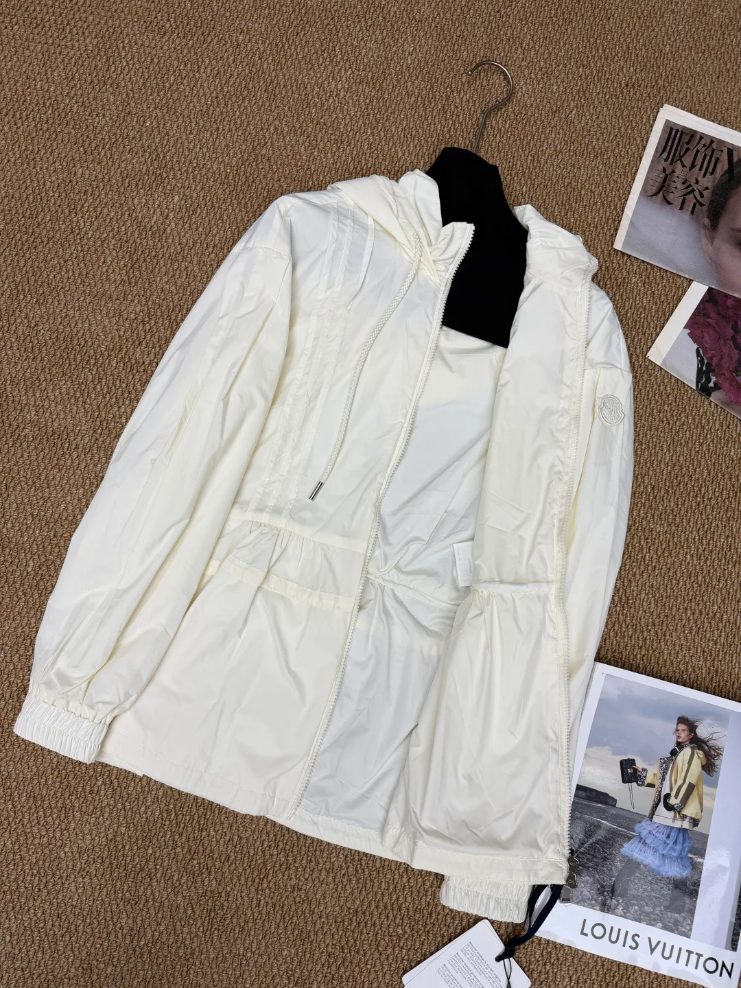 Куртки И Пуховики Женские Moncler 13153898