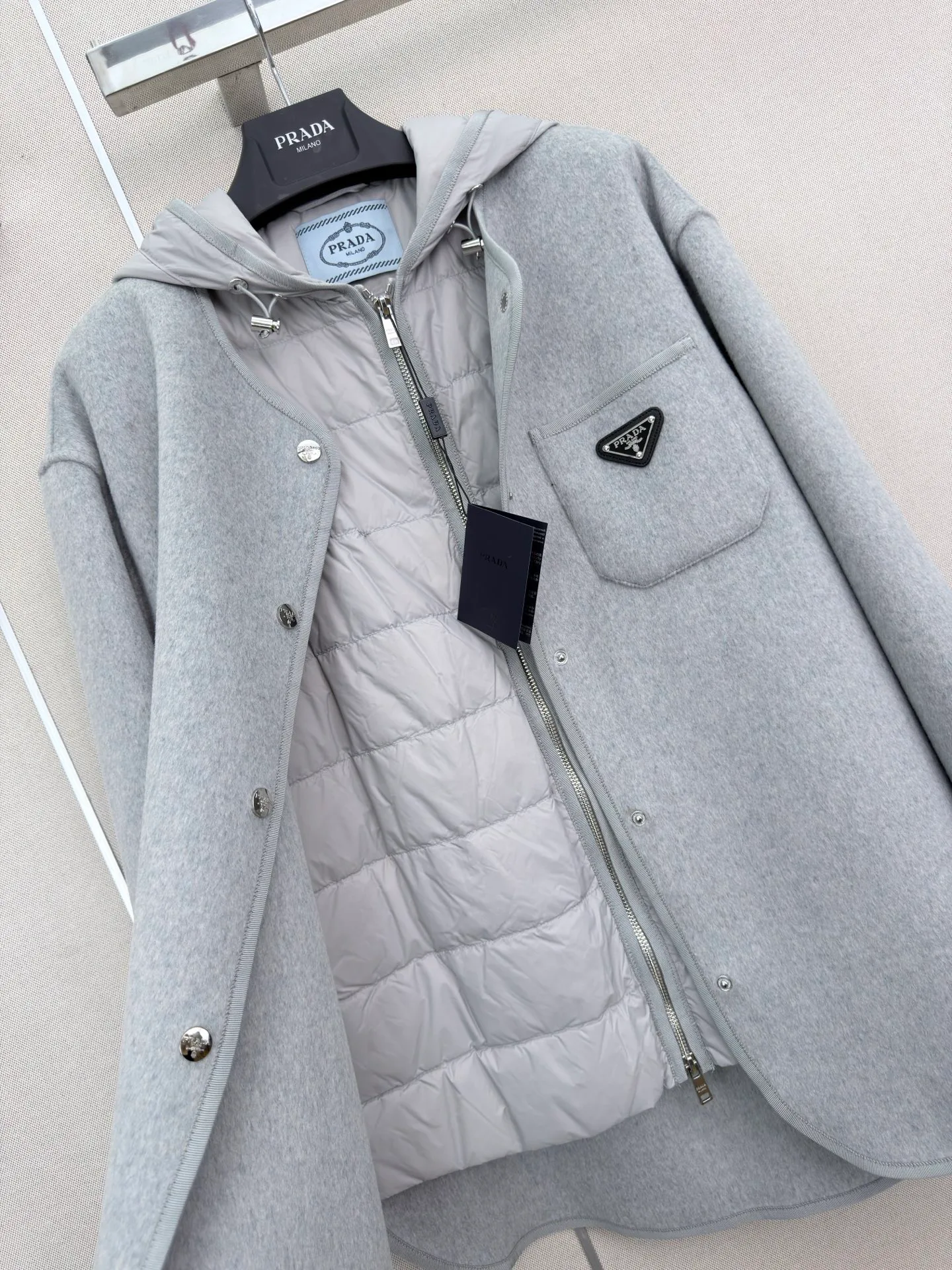 Куртки И Пуховики Женские Prada 18185778
