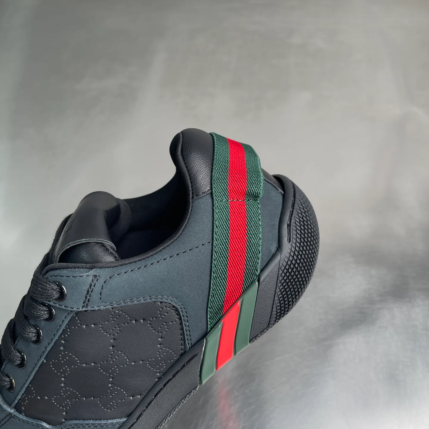 Кроссовки Женские Gucci 18535747