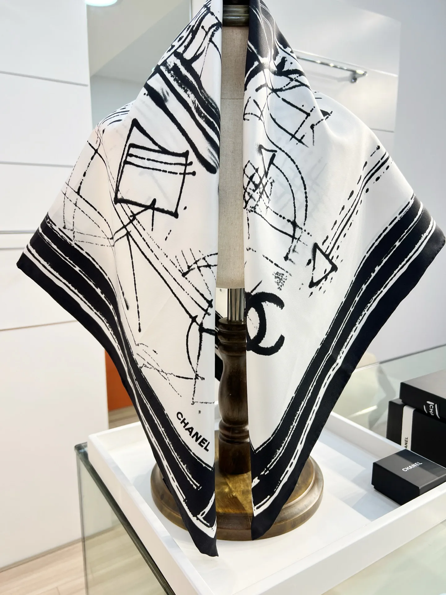 Платки Chanel 1883223