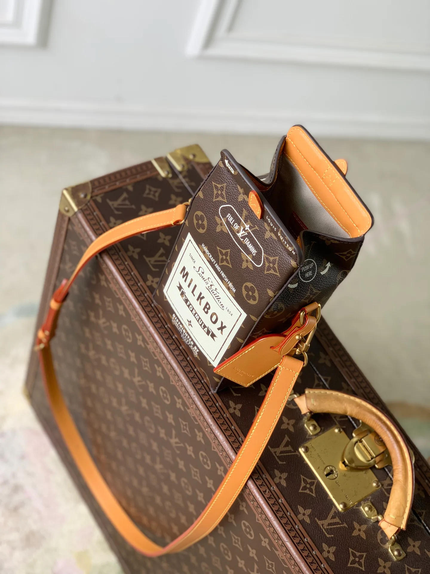 Сумки На Ремне Женские Louis Vuitton 18147522