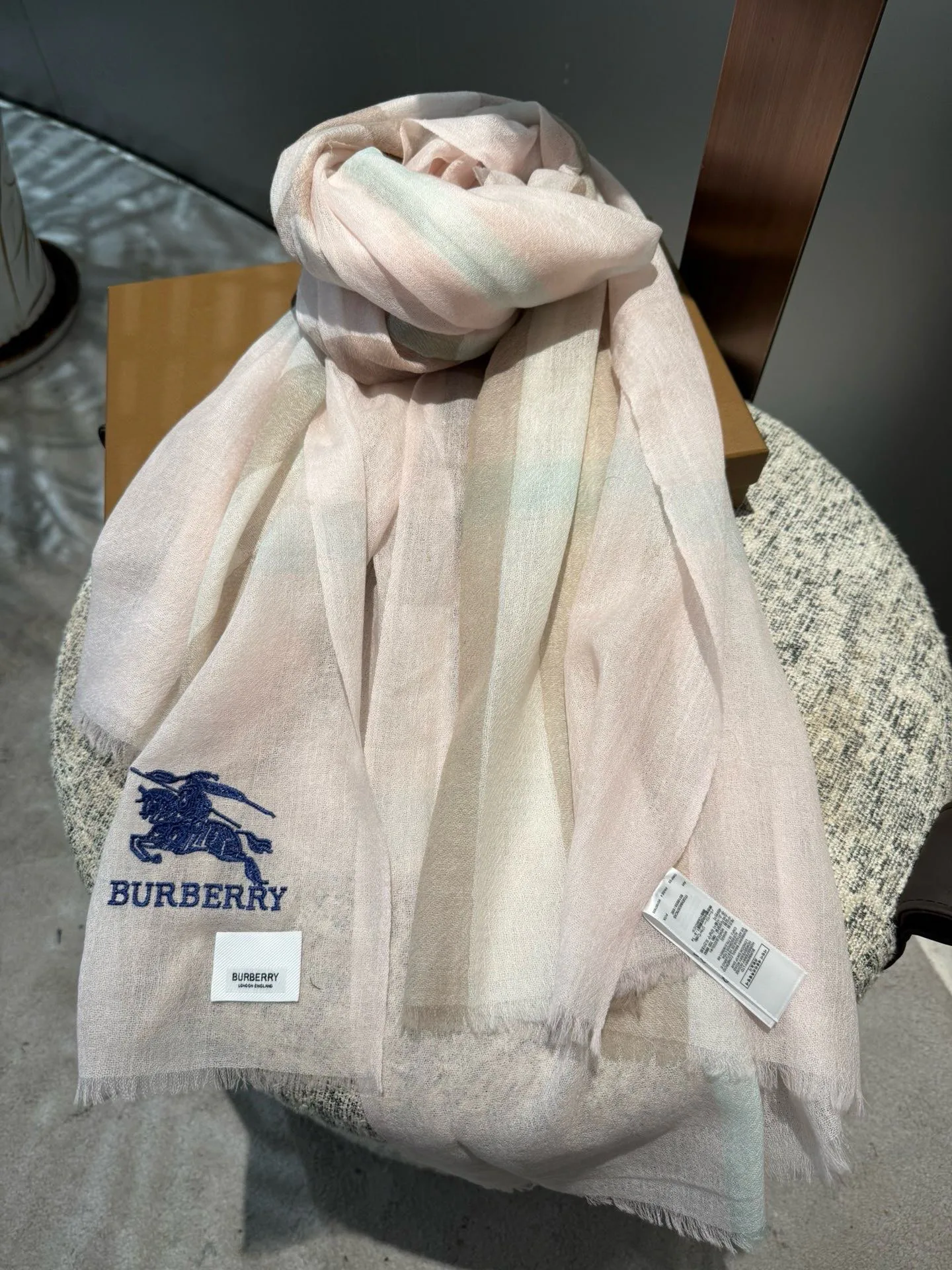 Шарфы Burberry 18222428