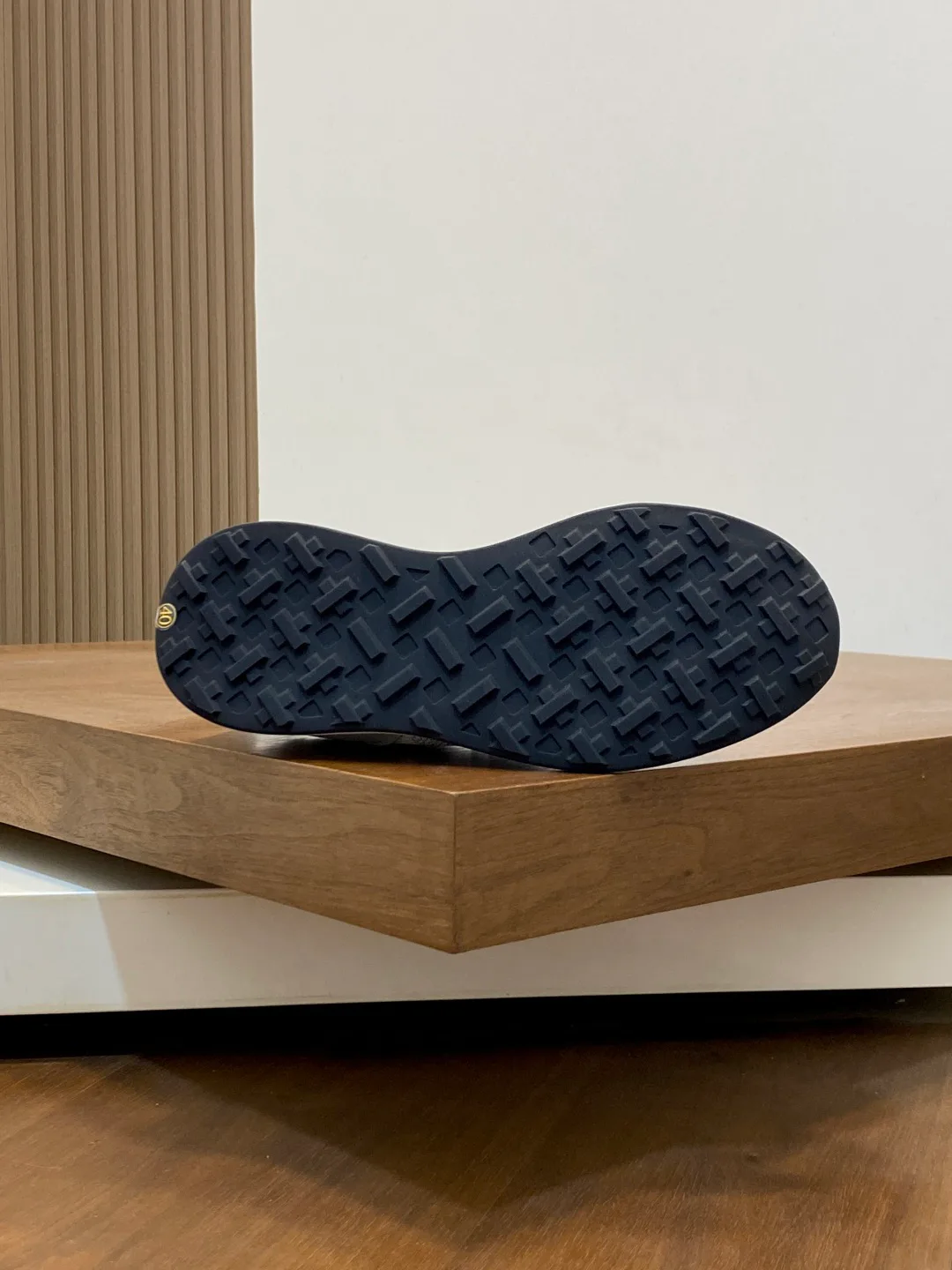 Кроссовки Мужские Louis Vuitton 18274584