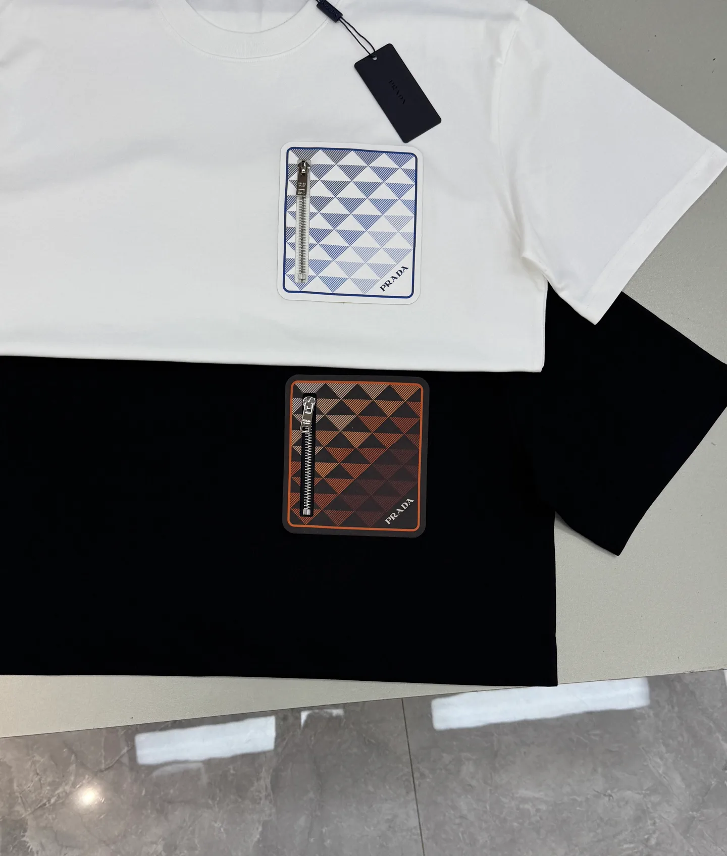 Футболки Женские Prada 13293376
