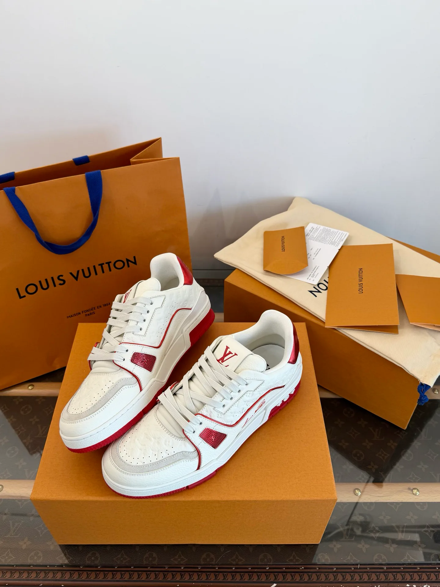 Кроссовки Женские Louis Vuitton 18547388