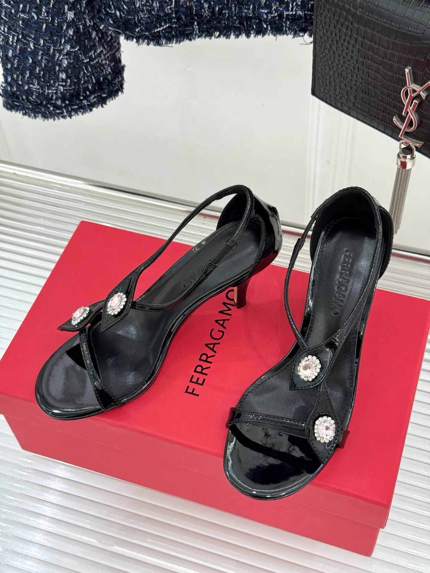 Босоножки Женские Salvatore Ferragamo 11312296