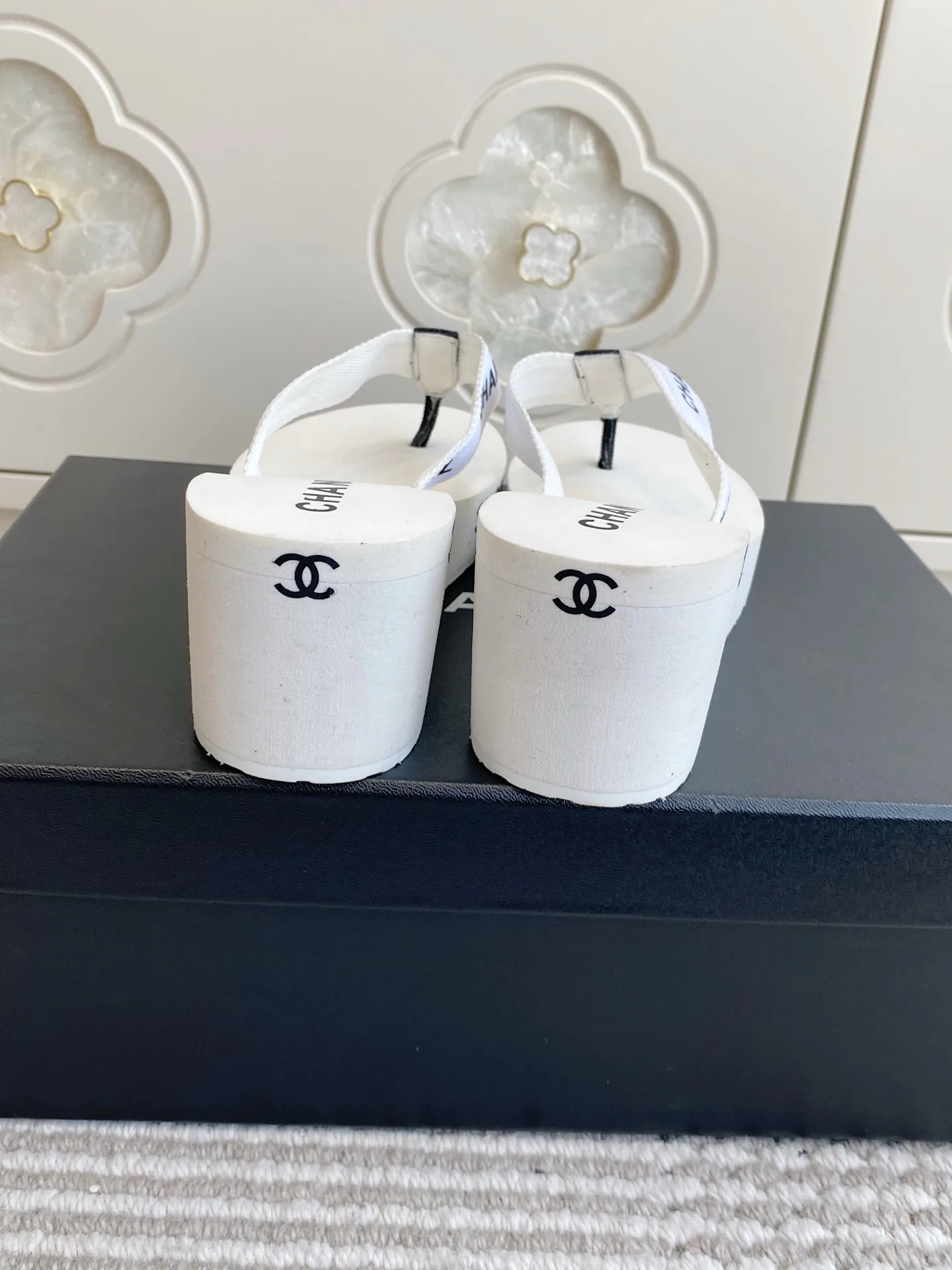 Шлепанцы Женские Chanel 11909760