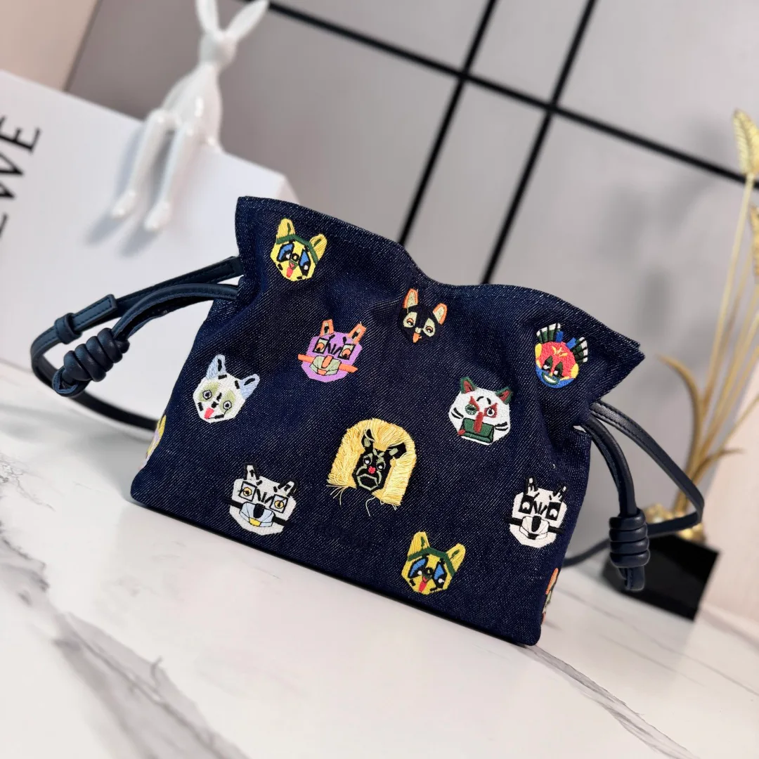 Клатчи Женские Loewe 13174373