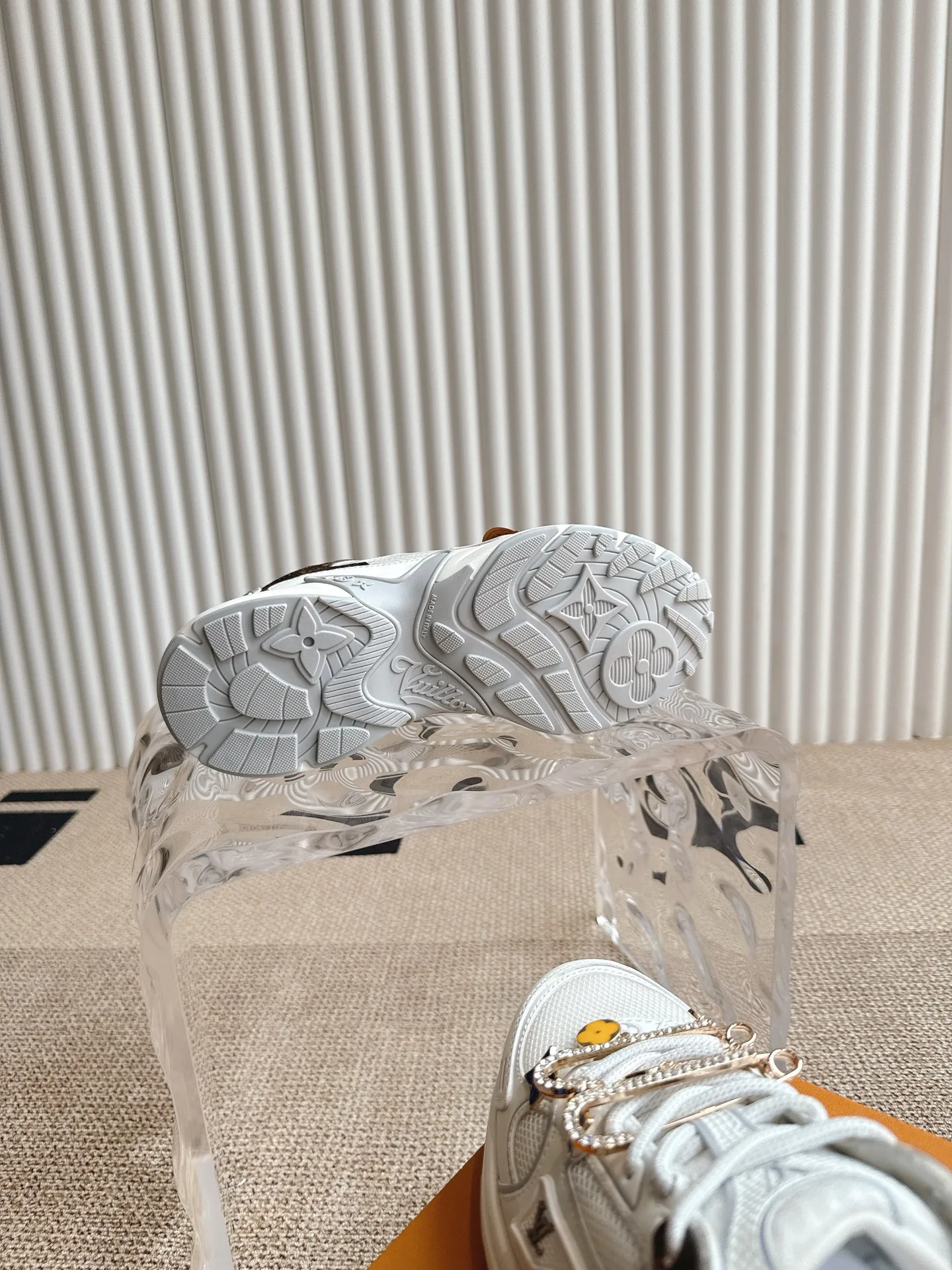 Кроссовки Женские Louis Vuitton 13351299