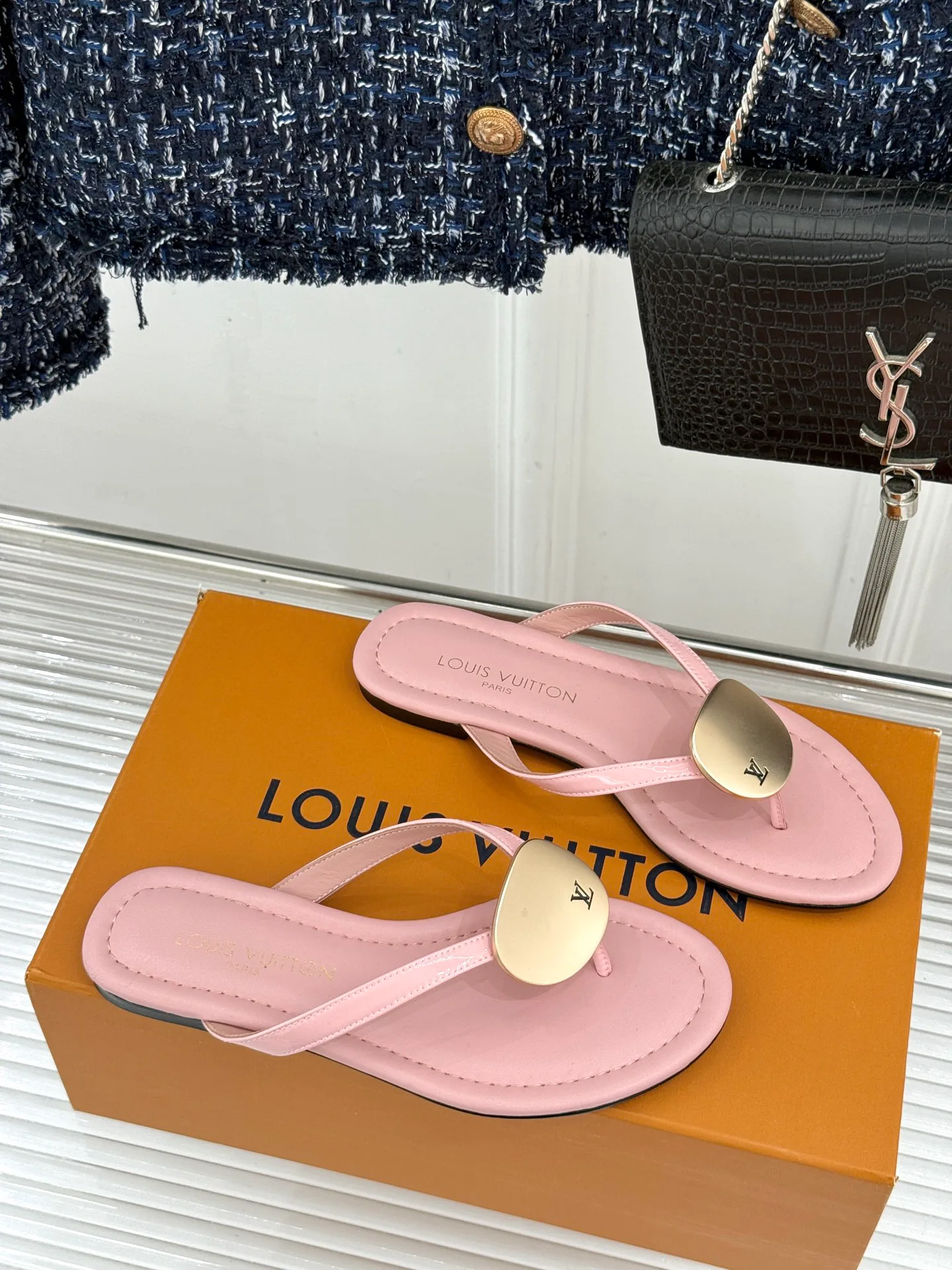 Шлепанцы Женские Louis Vuitton 17596993