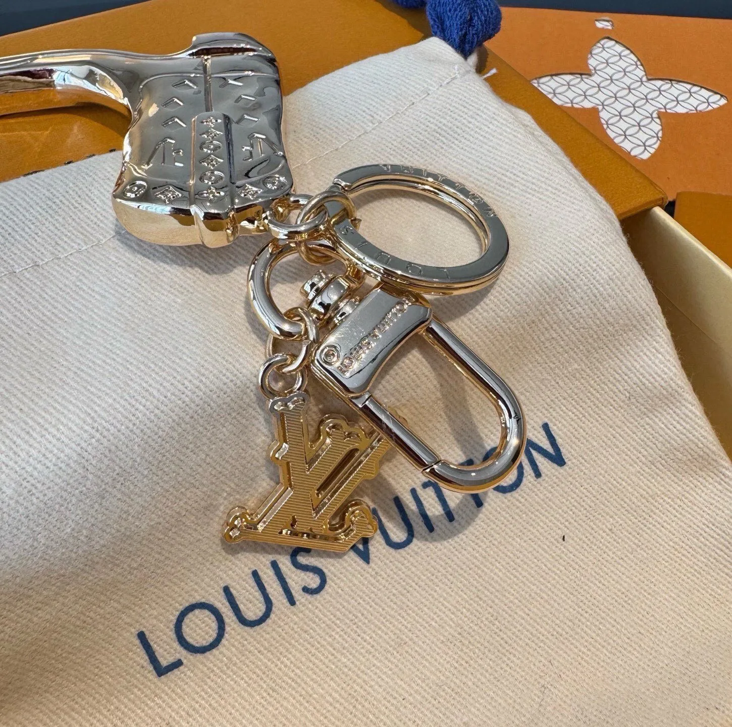 Ключницы Louis Vuitton 18013308
