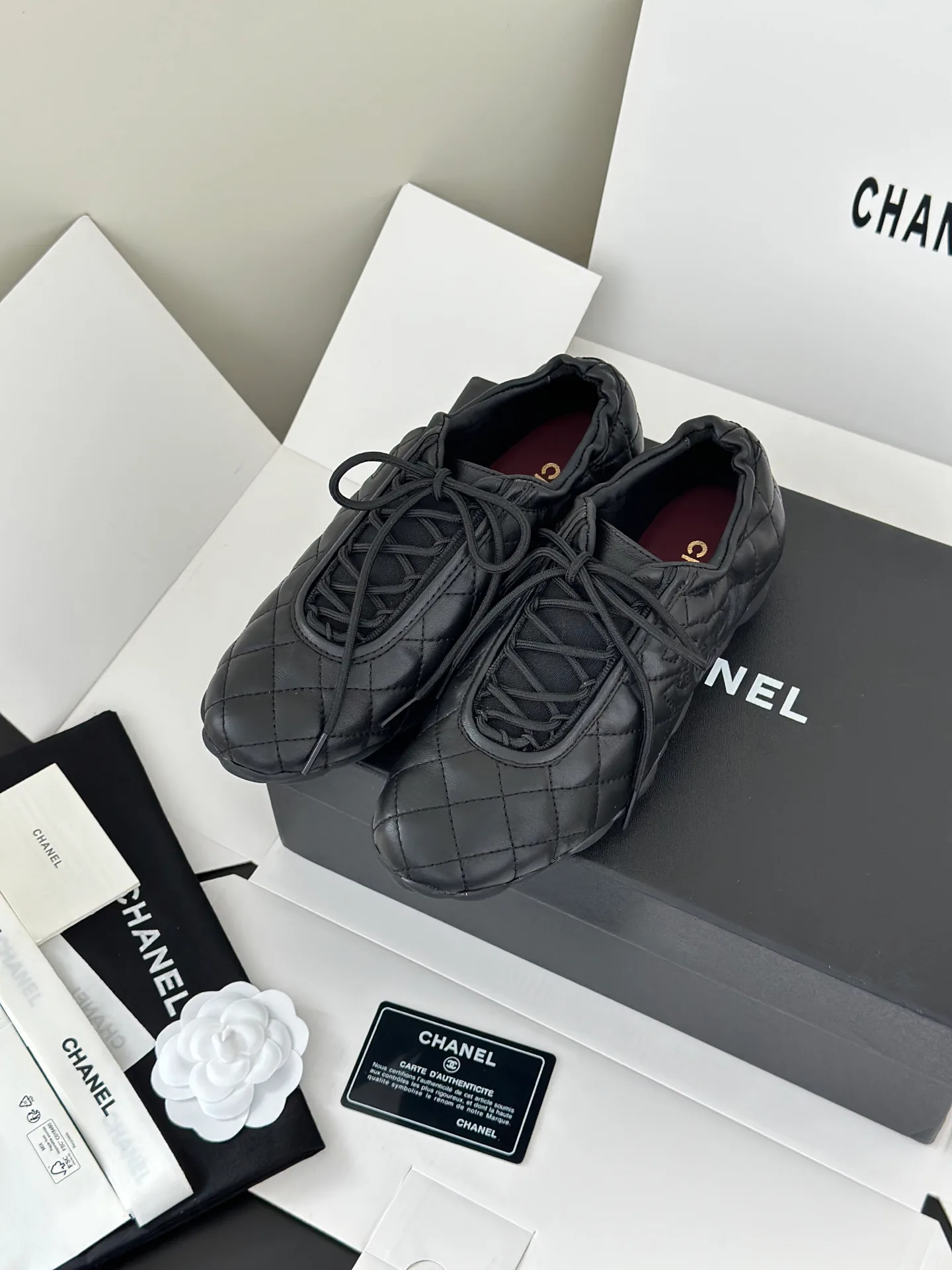 Кроссовки Женские Chanel 18764919