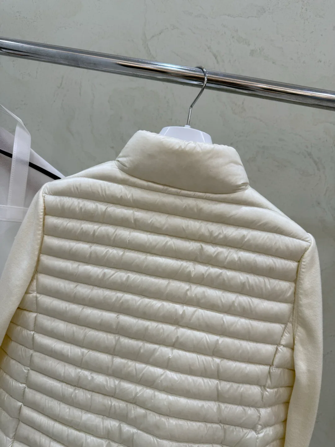 Куртки И Пуховики Женские Moncler 17918887