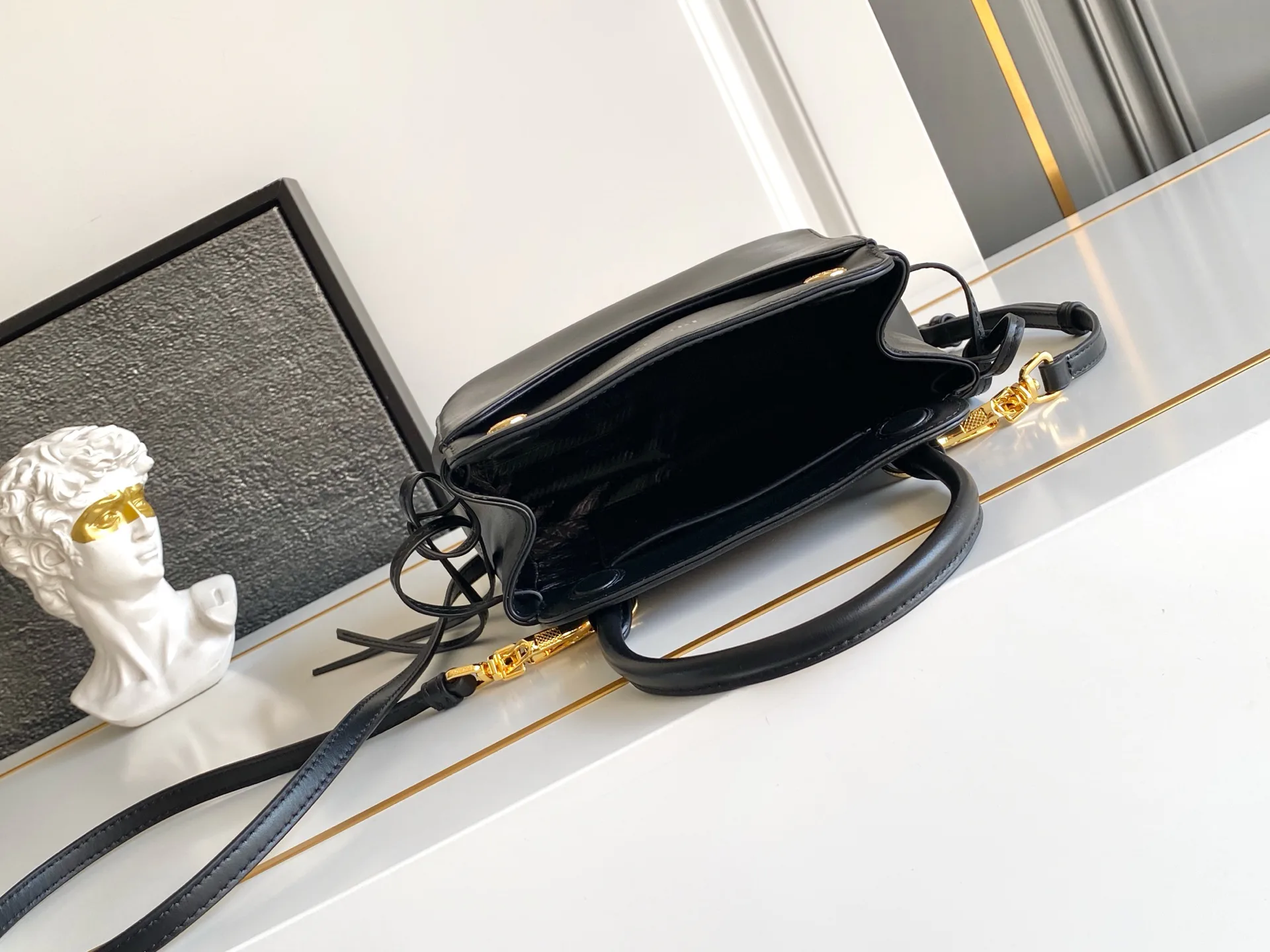 Классические Сумки Женские Prada 13368489