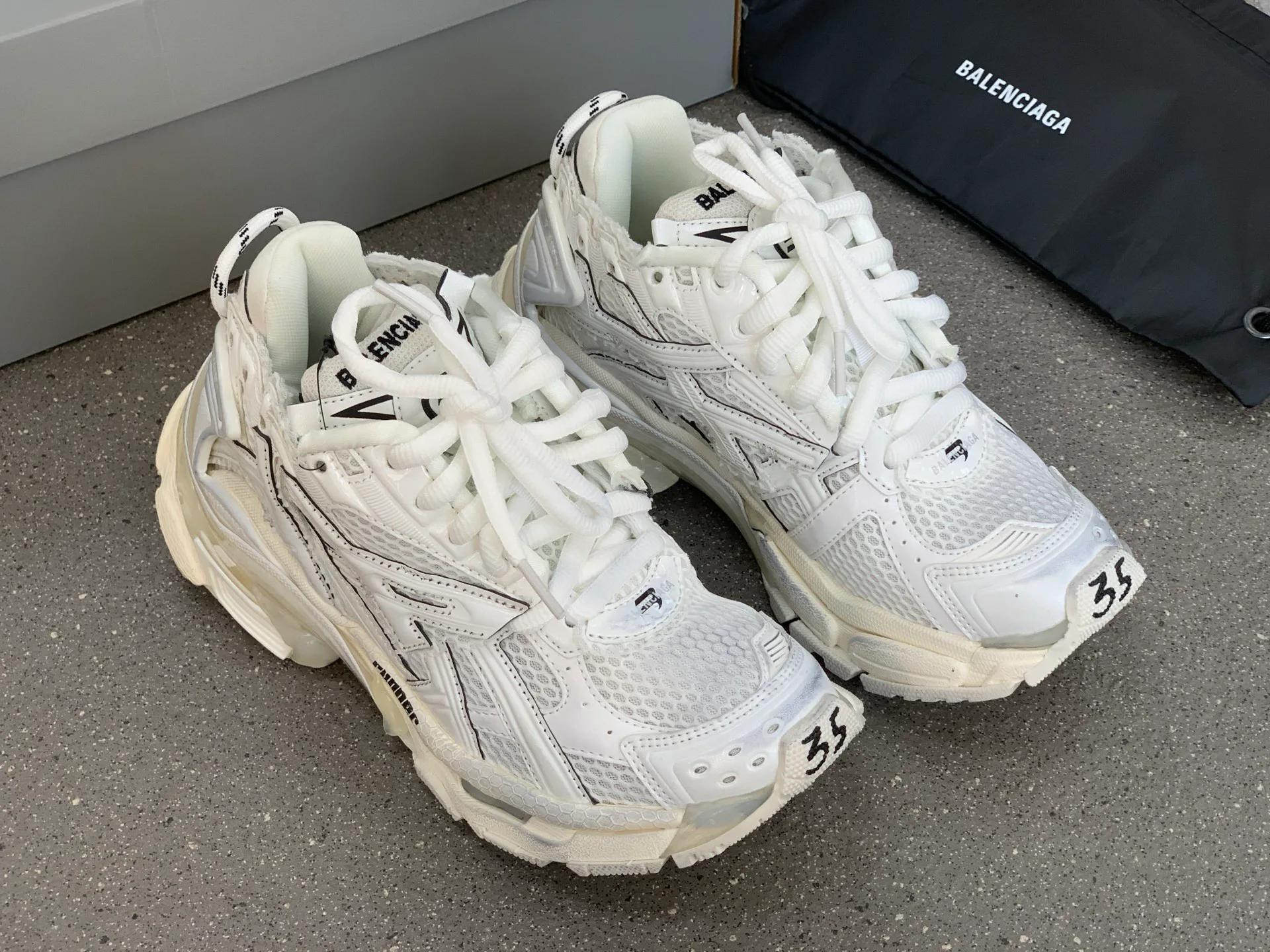 Кроссовки Женские Balenciaga 11568354