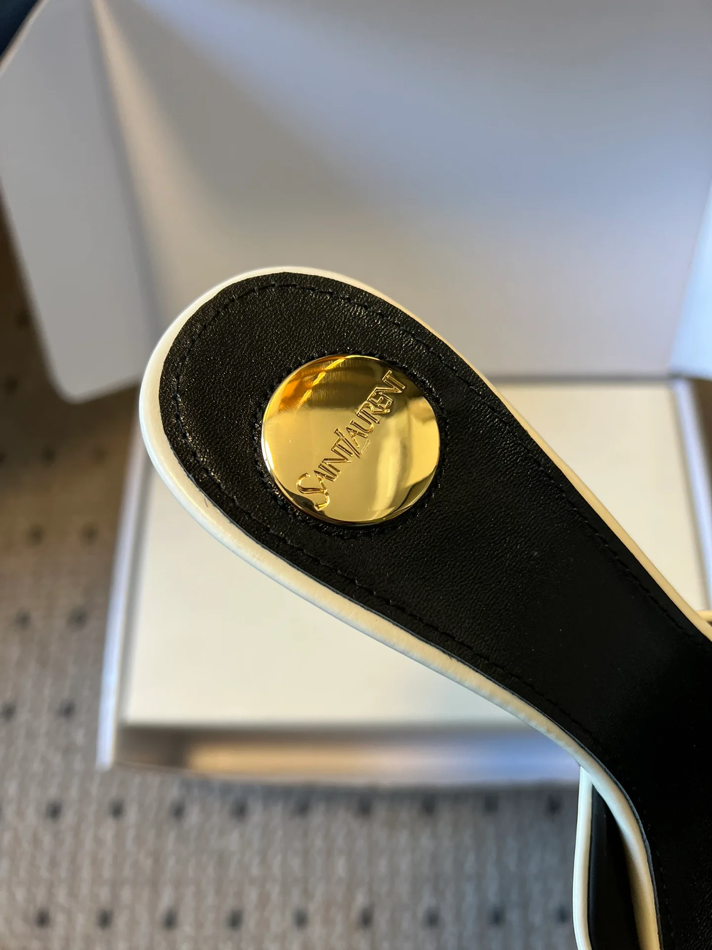 Босоножки Женские Saint Laurent 10835472