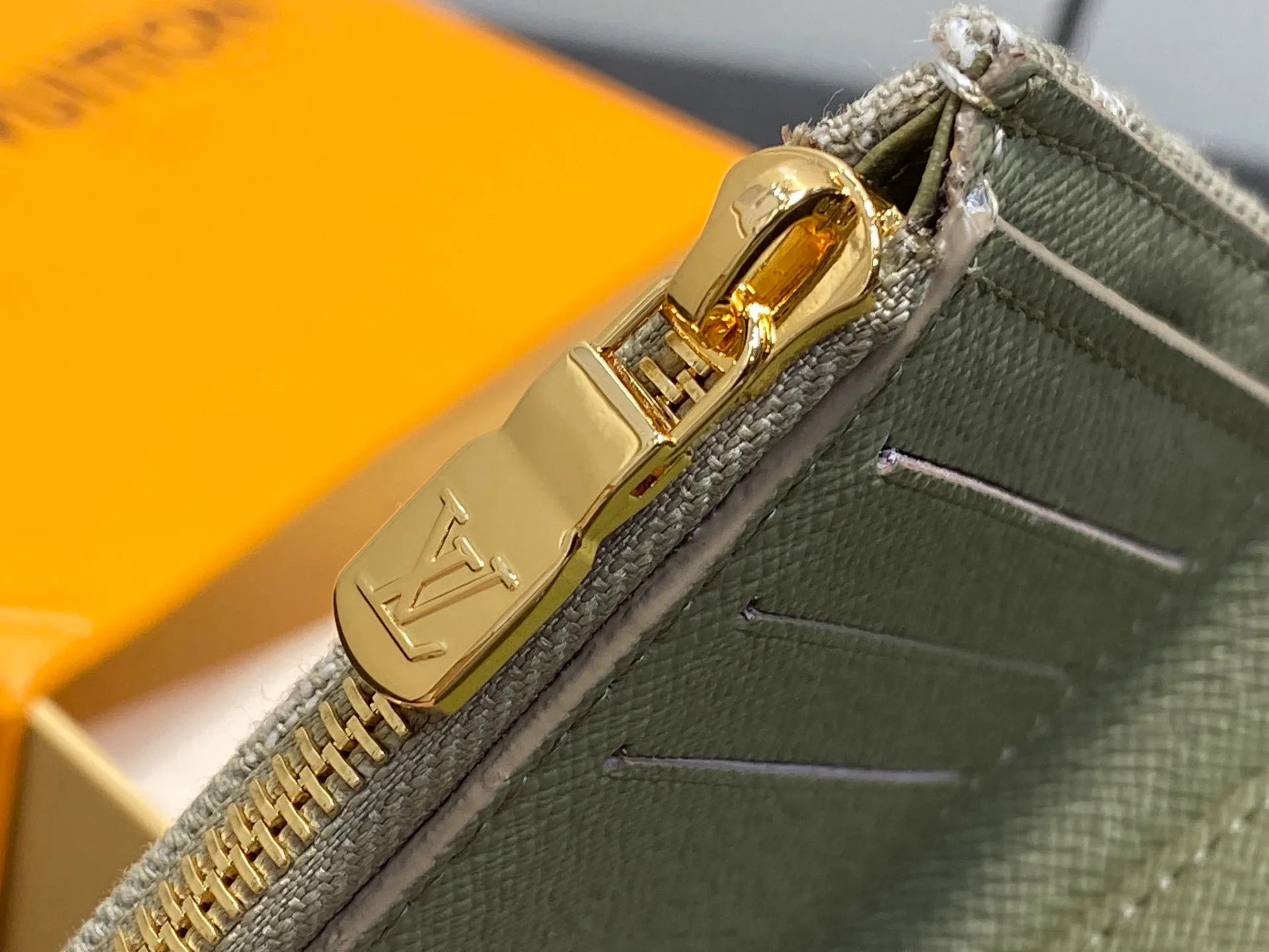 Клатчи Женские Louis Vuitton 12978380
